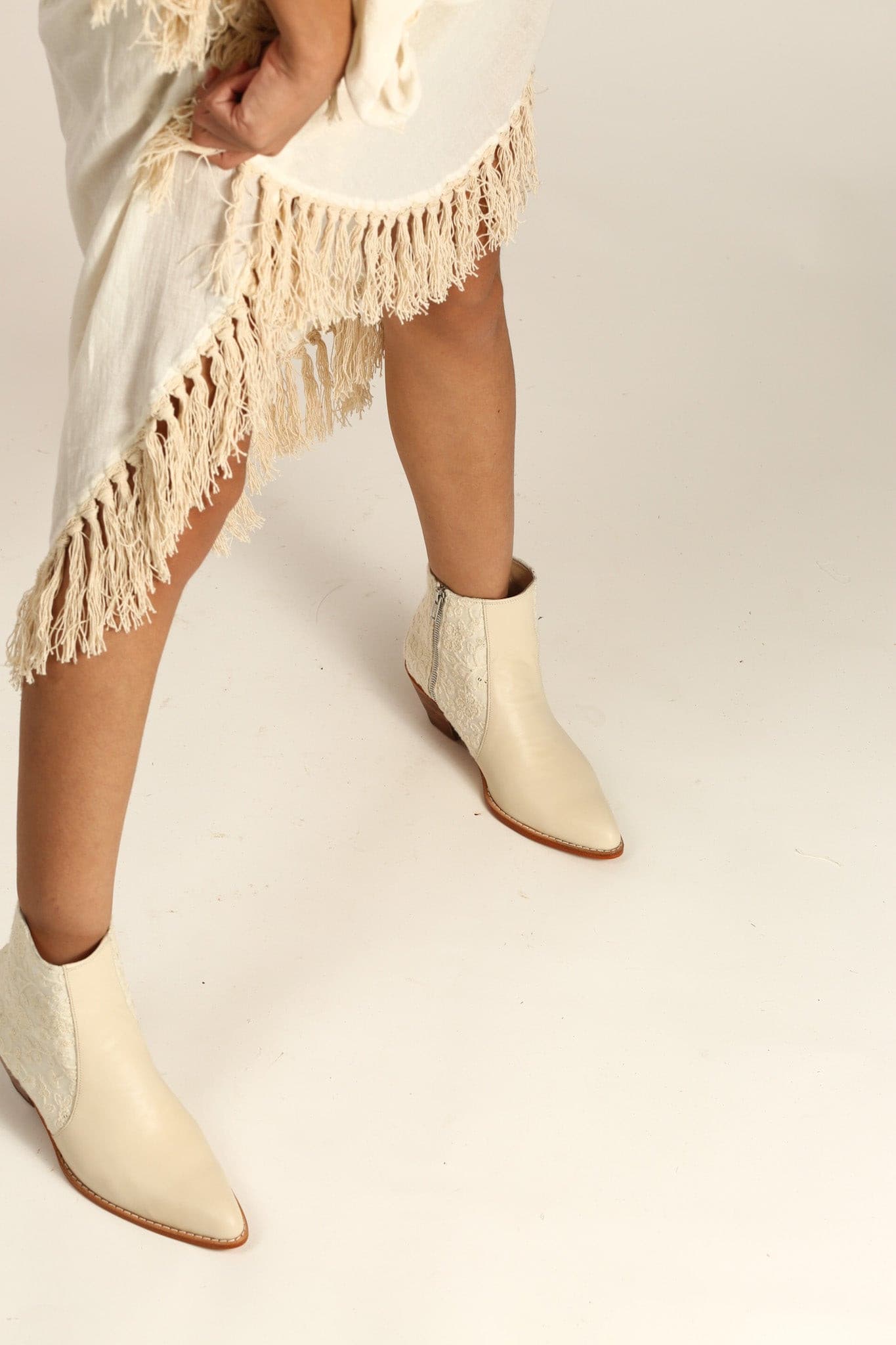 CREAM LEATHER CREME EMBROIDERED FABRIC BOOTS SEL - MOMO STUDIO BERLIN - Berlin Concept Store - sustainable & ethical fashion