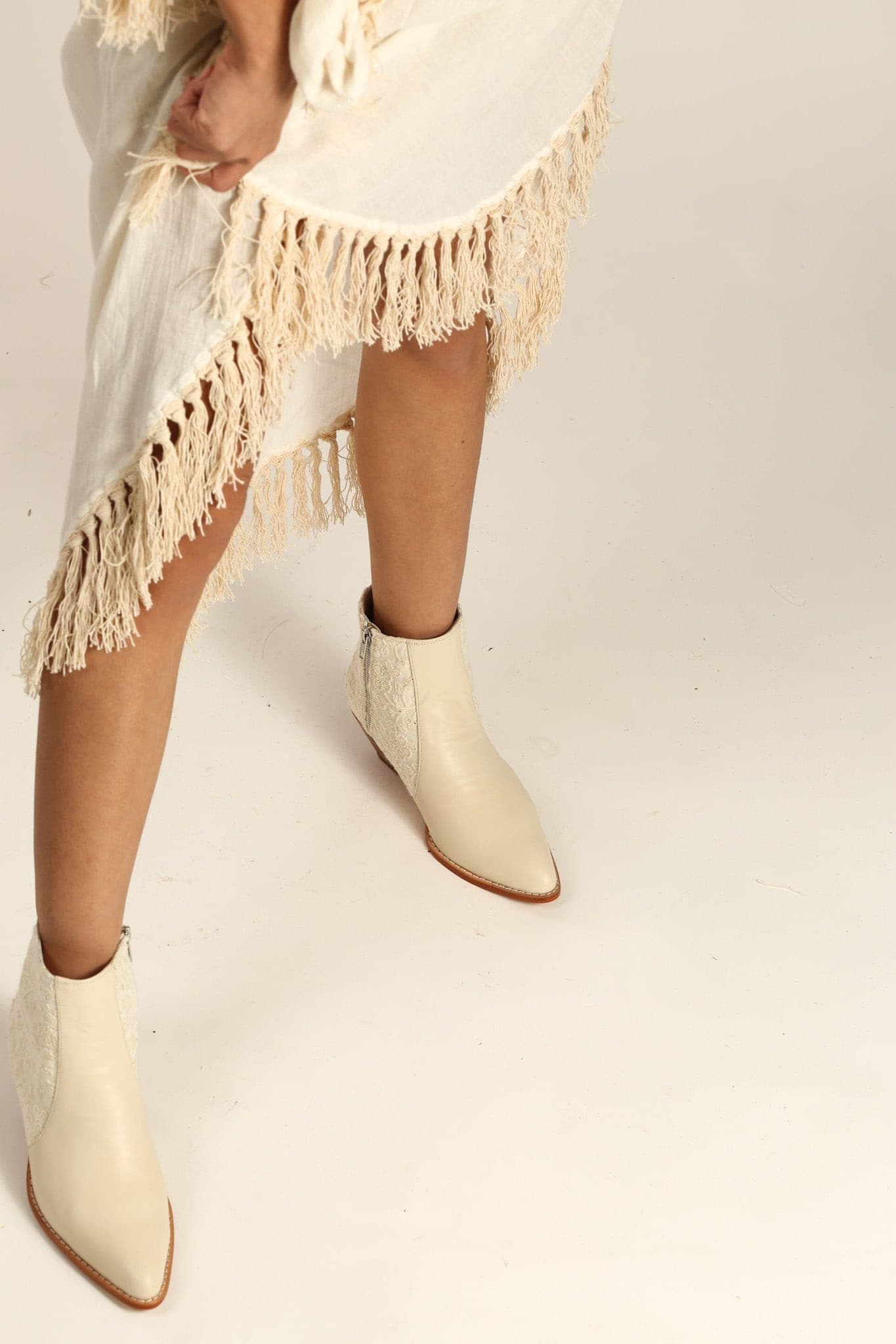 CREAM LEATHER CREME EMBROIDERED FABRIC BOOTS SEL - MOMO STUDIO BERLIN - Berlin Concept Store - sustainable & ethical fashion