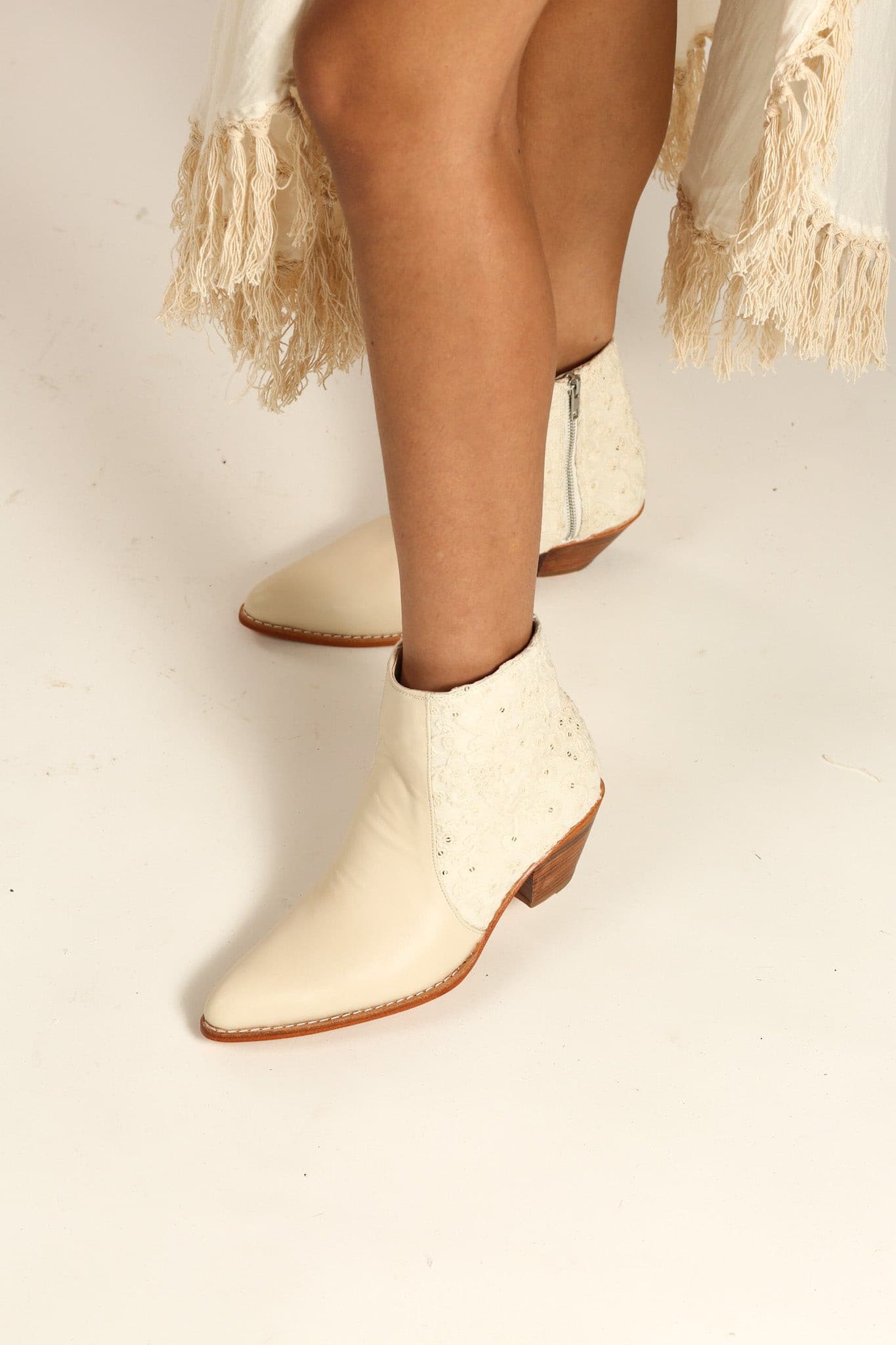 CREAM LEATHER CREME EMBROIDERED FABRIC BOOTS SEL - MOMO STUDIO BERLIN - Berlin Concept Store - sustainable & ethical fashion