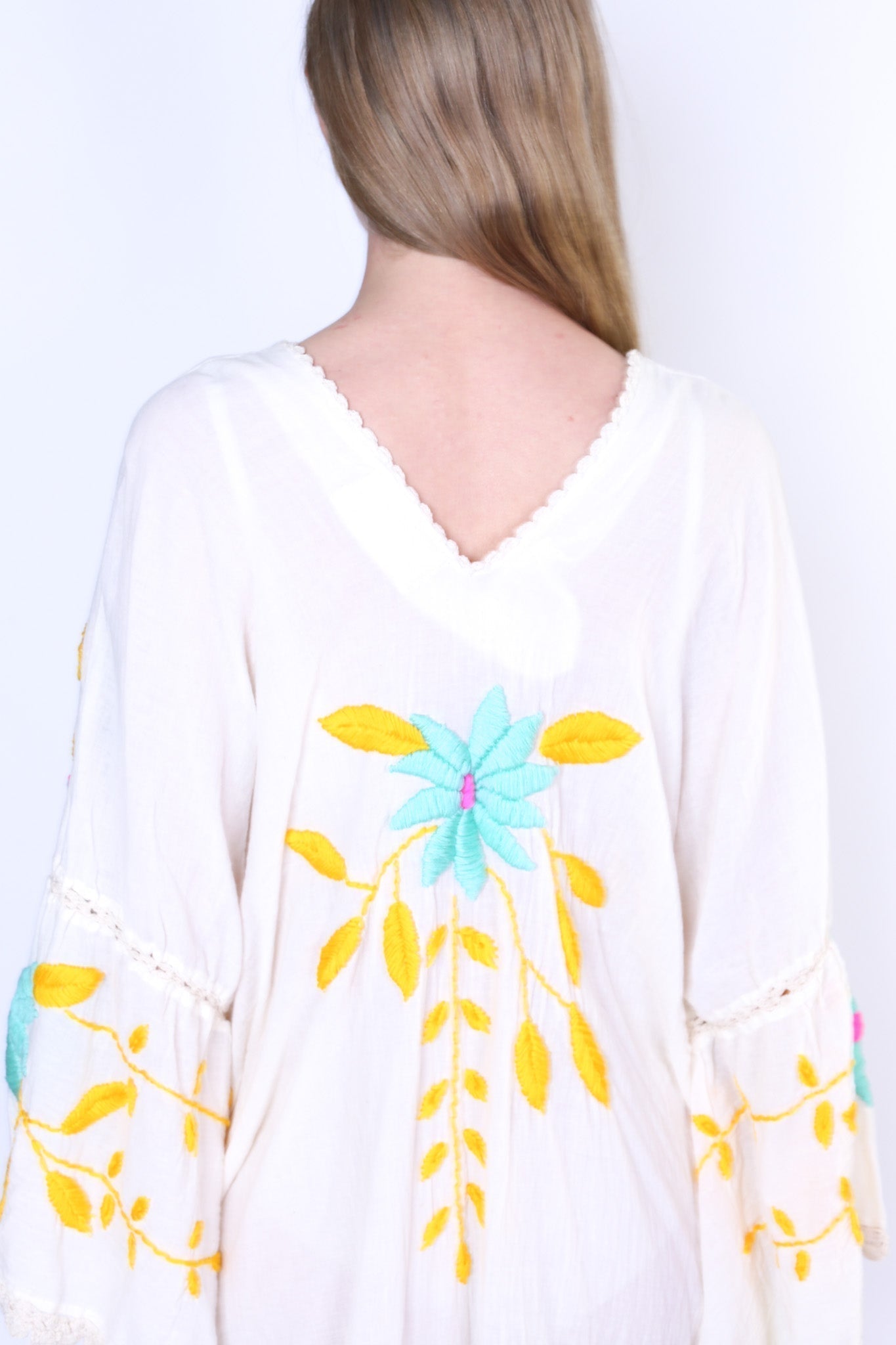 DON’T WANT SUMMER TO END EMBROIDERED KAFTAN KYRA - MOMO STUDIO BERLIN - Berlin Concept Store - sustainable & ethical fashion