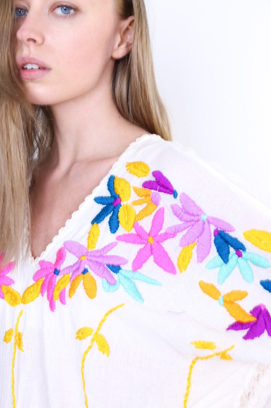 DON’T WANT SUMMER TO END EMBROIDERED KAFTAN KYRA - MOMO STUDIO BERLIN - Berlin Concept Store - sustainable & ethical fashion