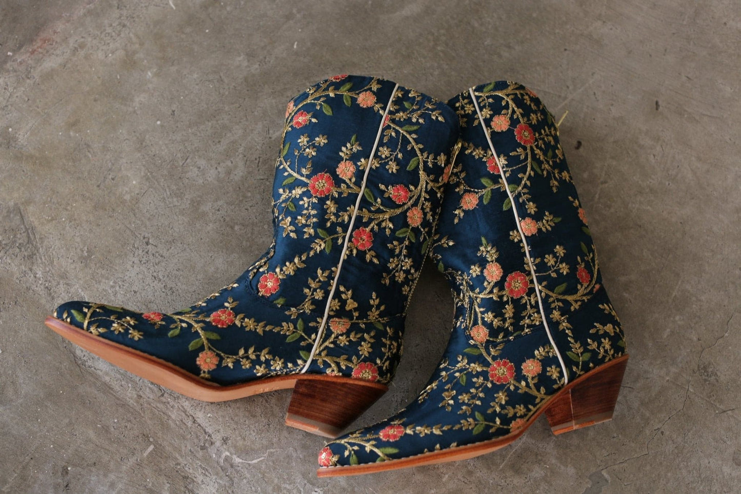 ELOISE EMBROIDERED ANKLE BOOTS - MOMO STUDIO BERLIN - Berlin Concept Store - sustainable & ethical fashion