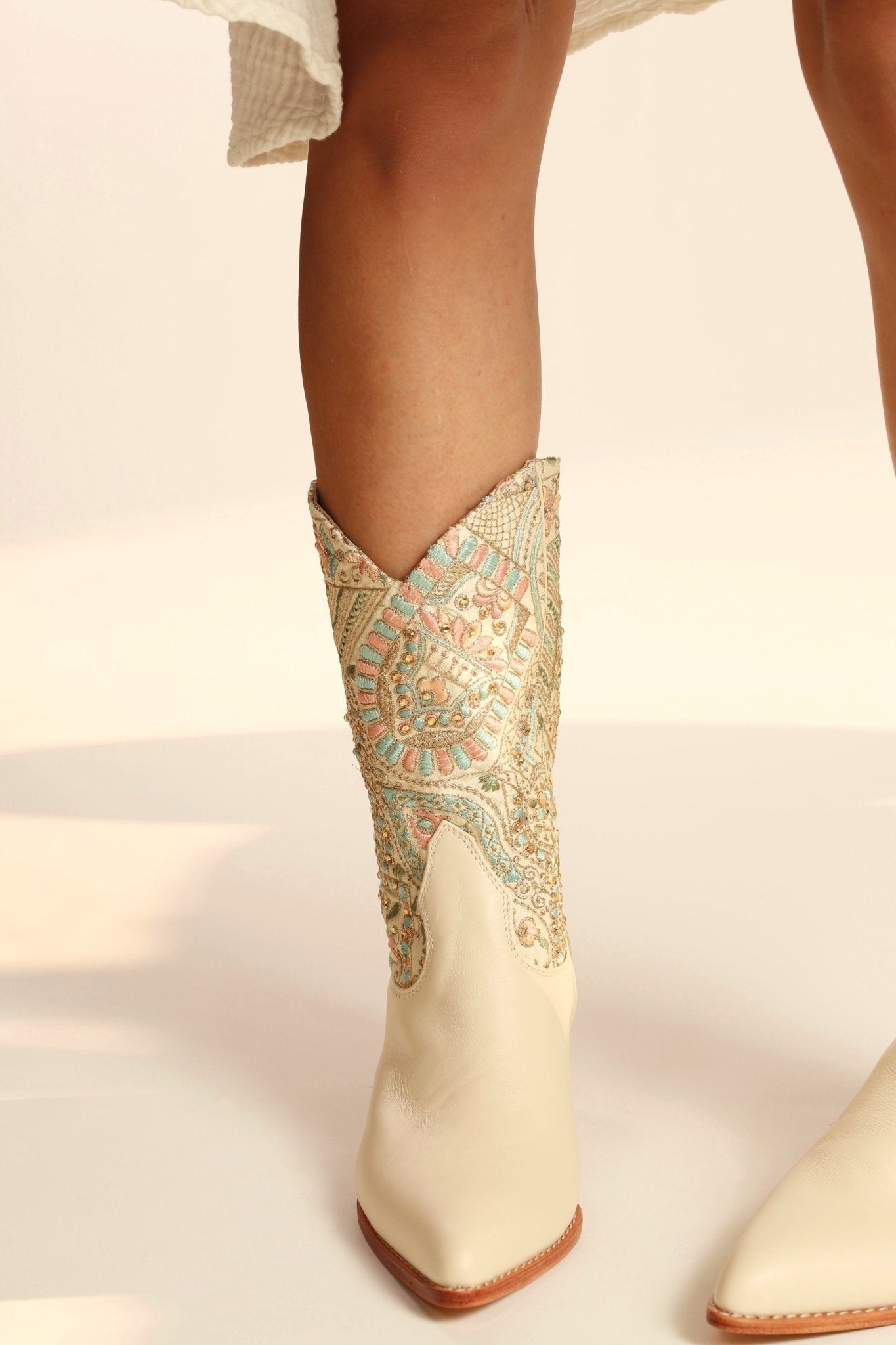 EMBELLISHED EMBROIDERED SILK WESTERN BOOTS MILTON - MOMO STUDIO BERLIN - Berlin Concept Store - sustainable & ethical fashion