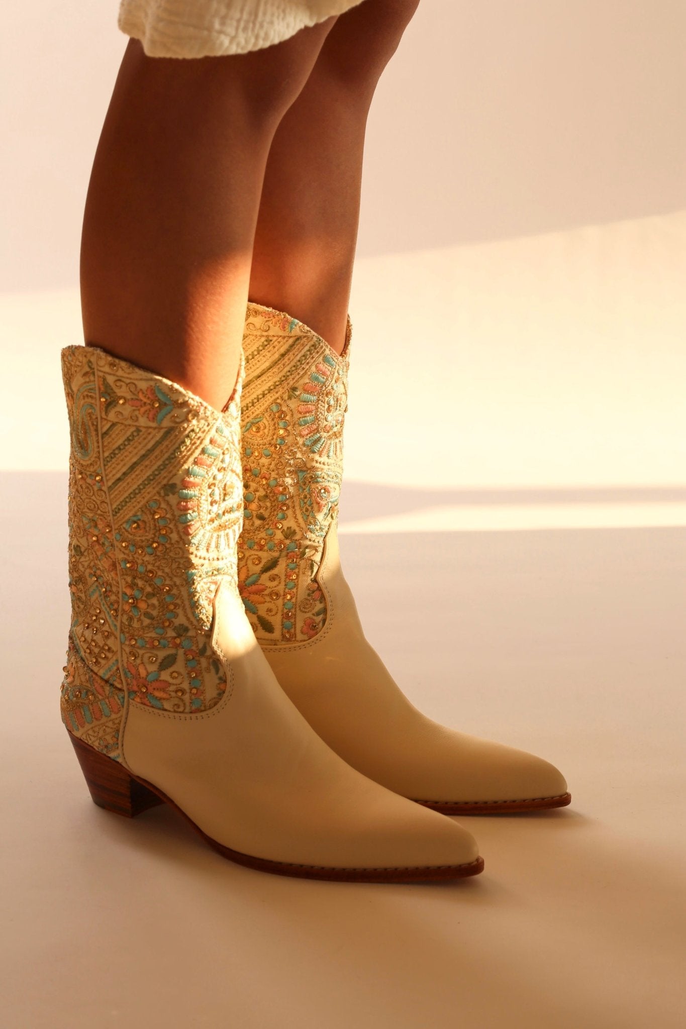 EMBELLISHED EMBROIDERED SILK WESTERN BOOTS MILTON - MOMO STUDIO BERLIN - Berlin Concept Store - sustainable & ethical fashion