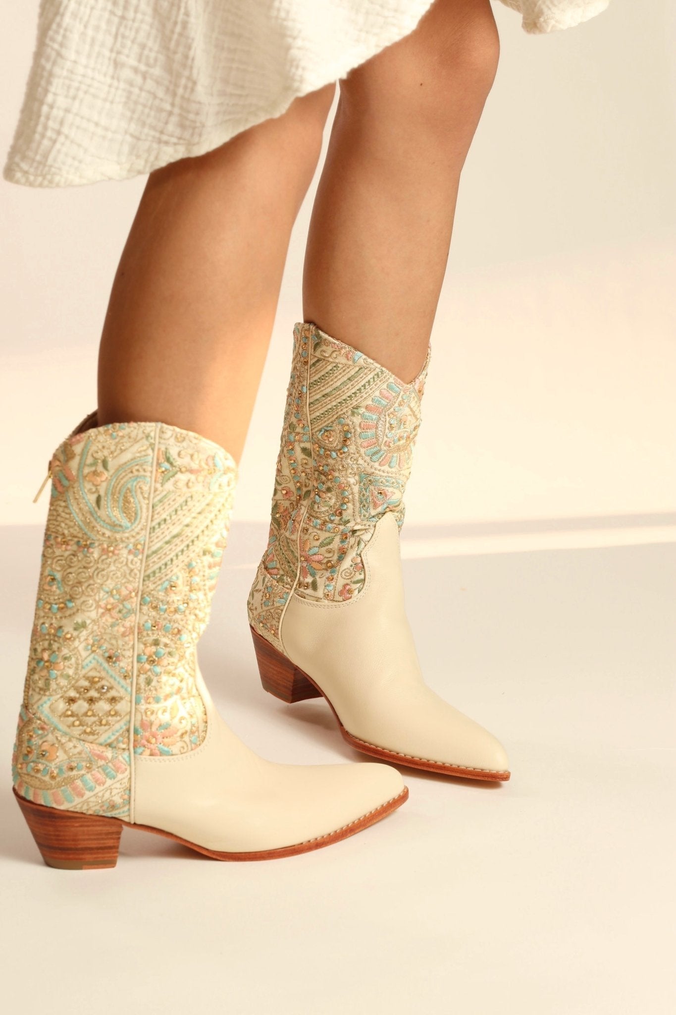 EMBELLISHED EMBROIDERED SILK WESTERN BOOTS MILTON - MOMO STUDIO BERLIN - Berlin Concept Store - sustainable & ethical fashion