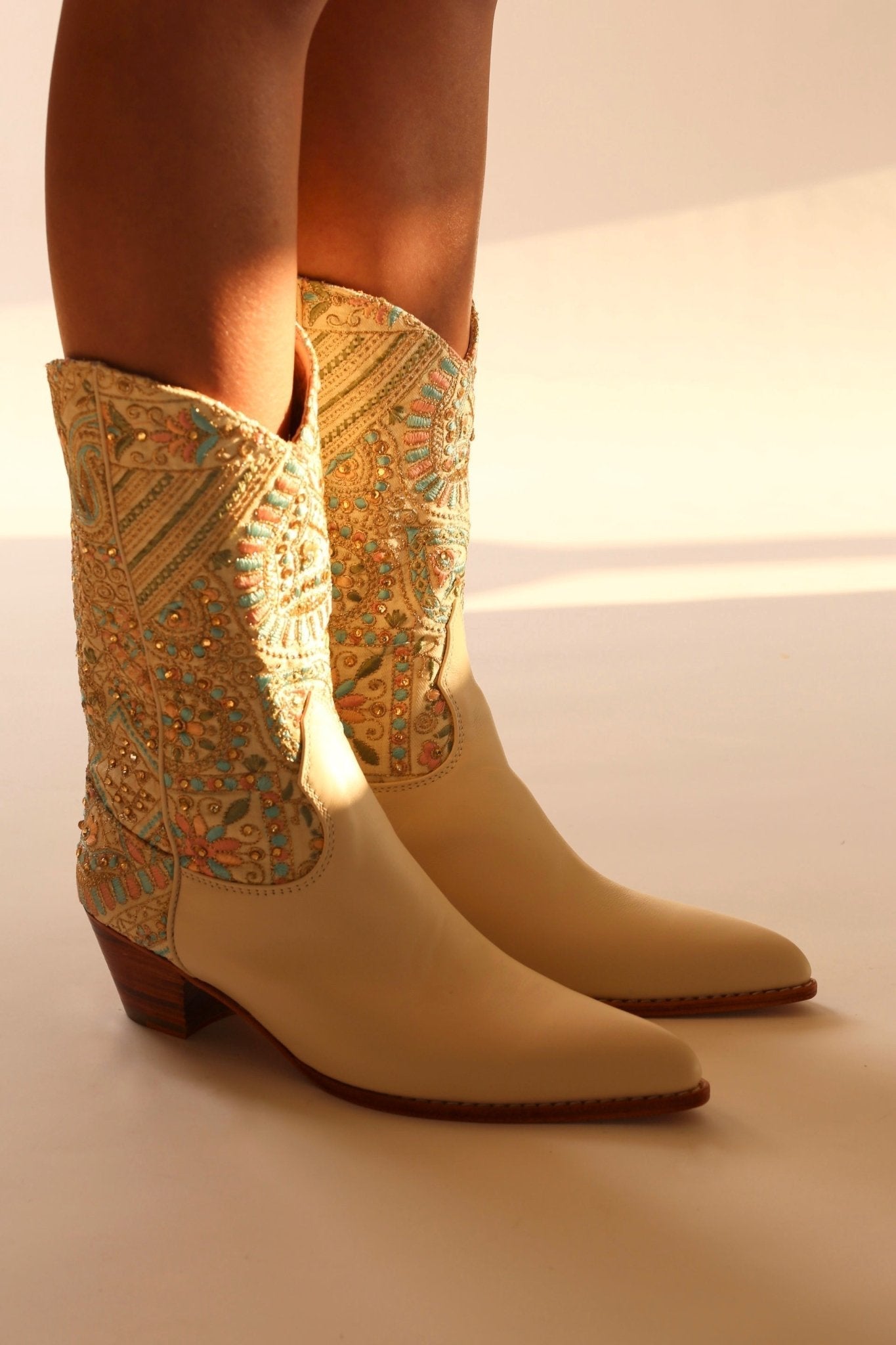 EMBELLISHED EMBROIDERED SILK WESTERN BOOTS MILTON - MOMO STUDIO BERLIN - Berlin Concept Store - sustainable & ethical fashion