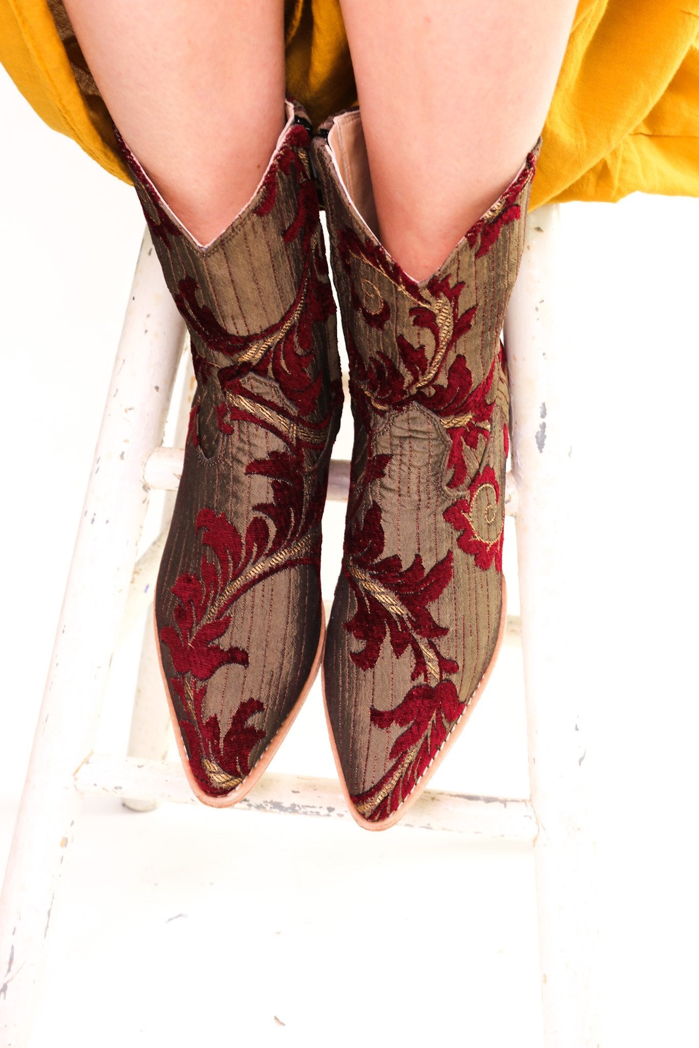 EMBROIDERED ANKLE BOOTS ISLUSA - MOMO STUDIO BERLIN - Berlin Concept Store - sustainable & ethical fashion