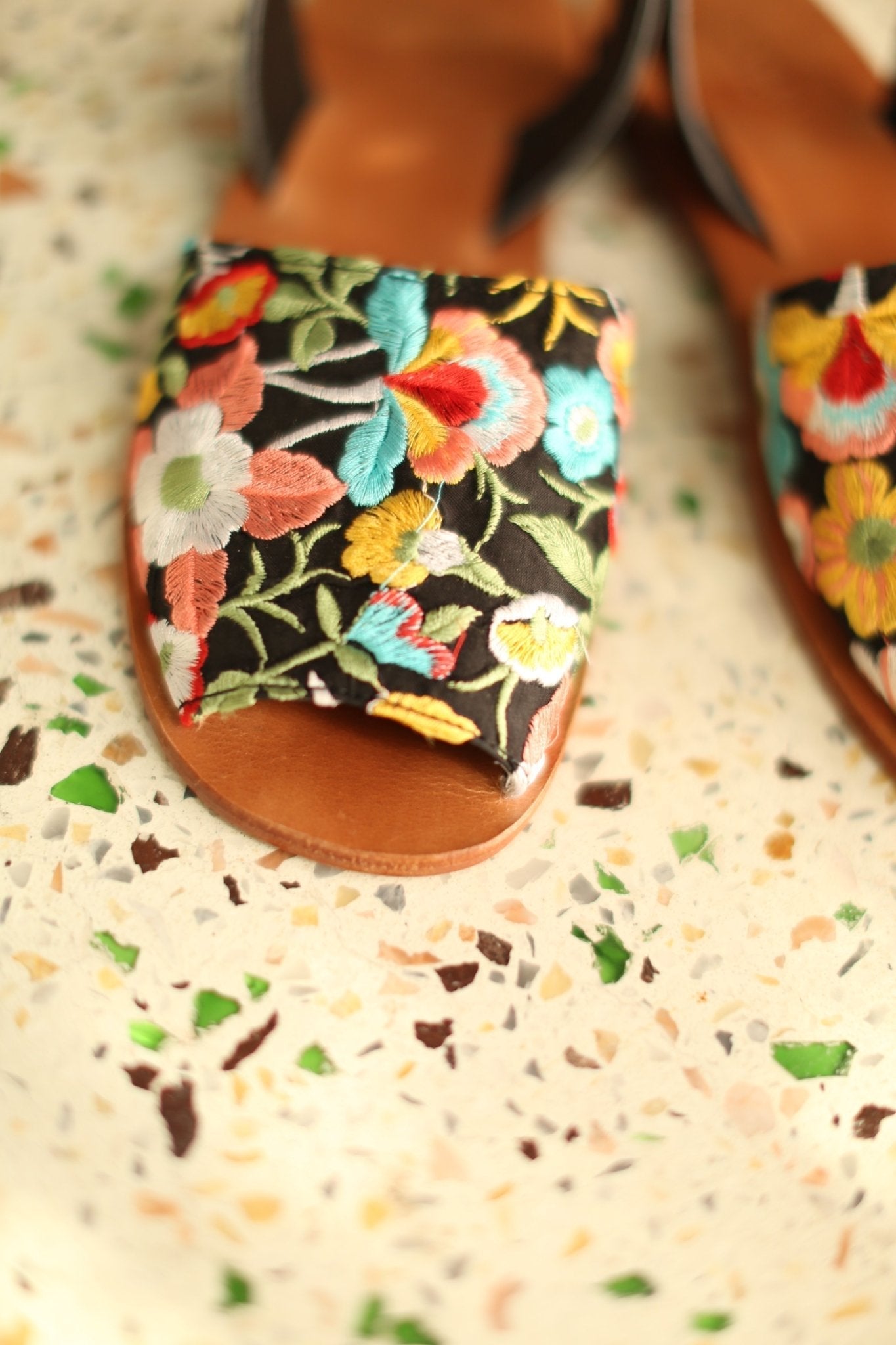 EMBROIDERED BLACK LEATHER SANDALS FRANCES - MOMO STUDIO BERLIN - Berlin Concept Store - sustainable & ethical fashion