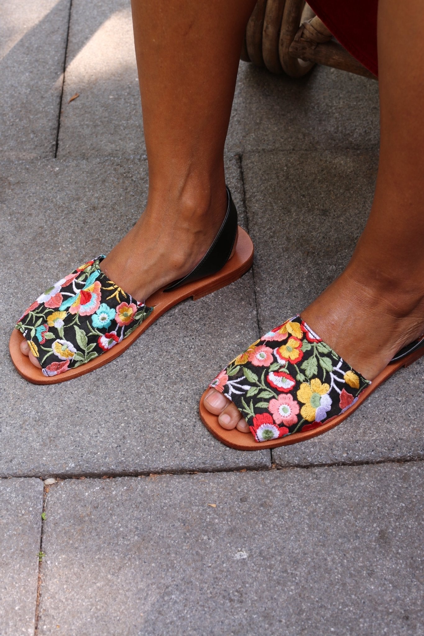 EMBROIDERED BLACK LEATHER SANDALS FRANCES - MOMO STUDIO BERLIN - Berlin Concept Store - sustainable & ethical fashion