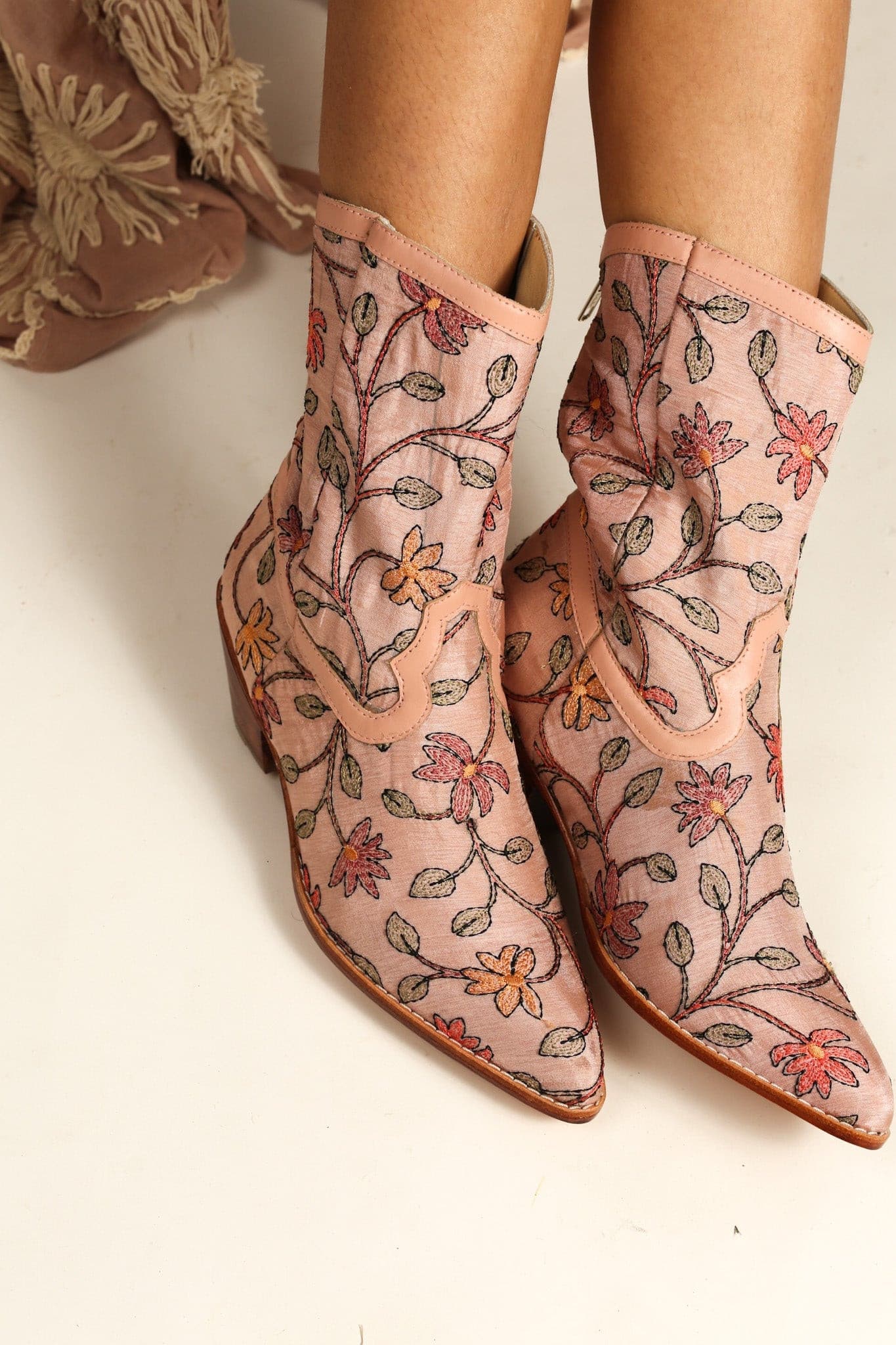 EMBROIDERED BOOTS BEATA - MOMO STUDIO BERLIN - Berlin Concept Store - sustainable & ethical fashion