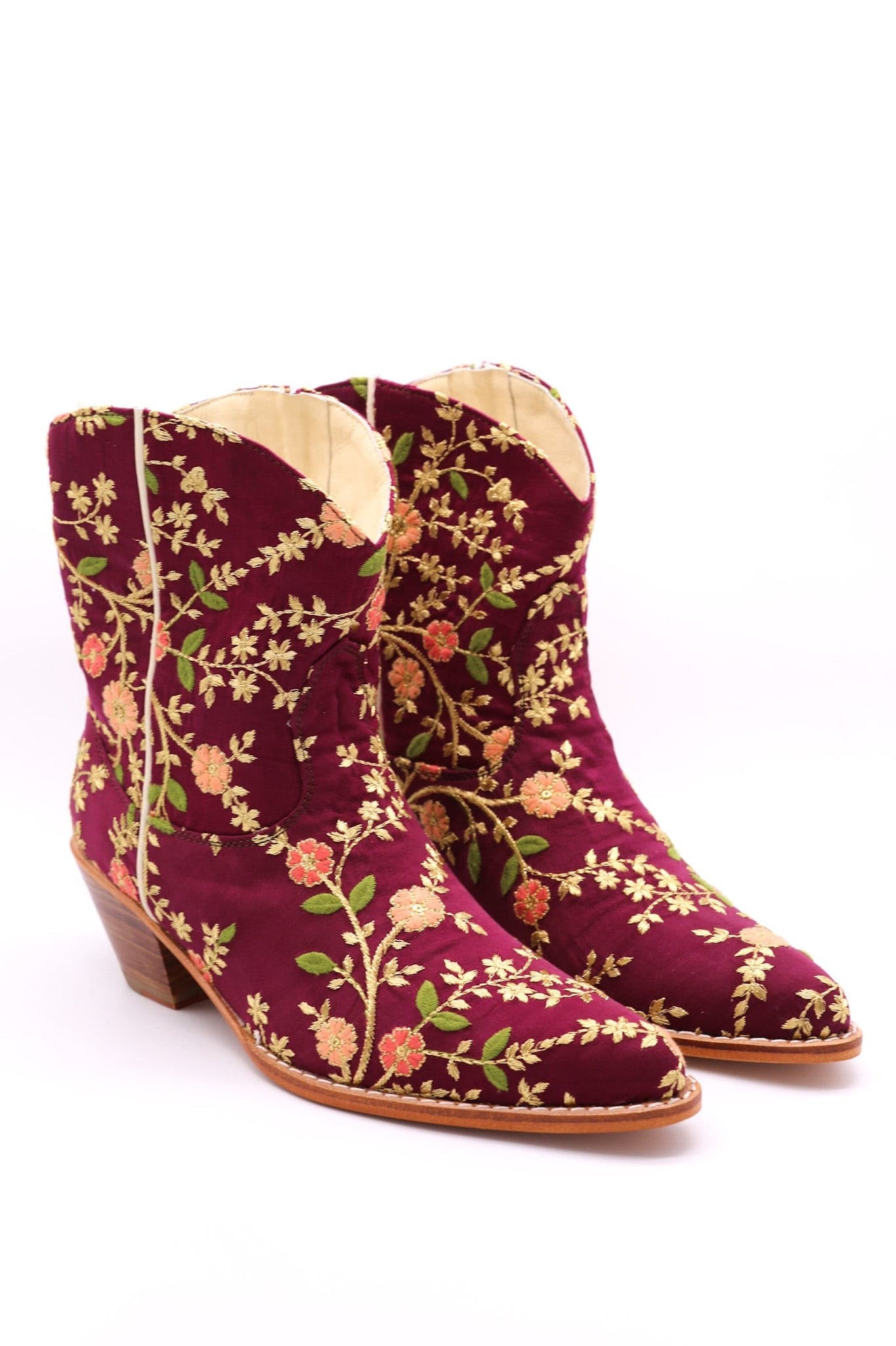 EMBROIDERED BOOTS ELOISE BURGUNDY RED - MOMO STUDIO BERLIN - Berlin Concept Store - sustainable & ethical fashion