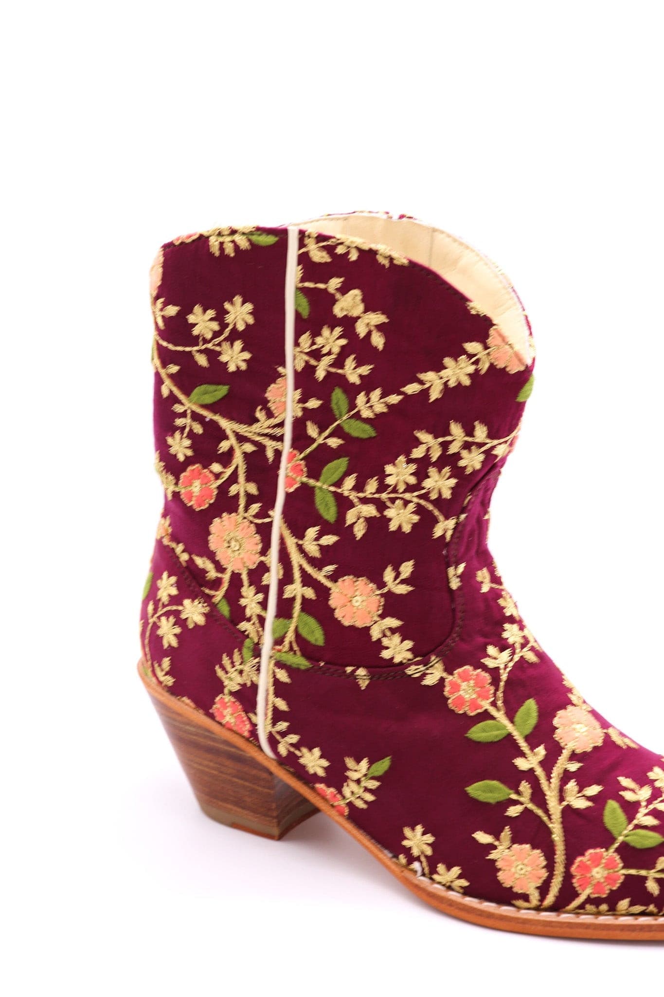 EMBROIDERED BOOTS ELOISE BURGUNDY RED - MOMO STUDIO BERLIN - Berlin Concept Store - sustainable & ethical fashion