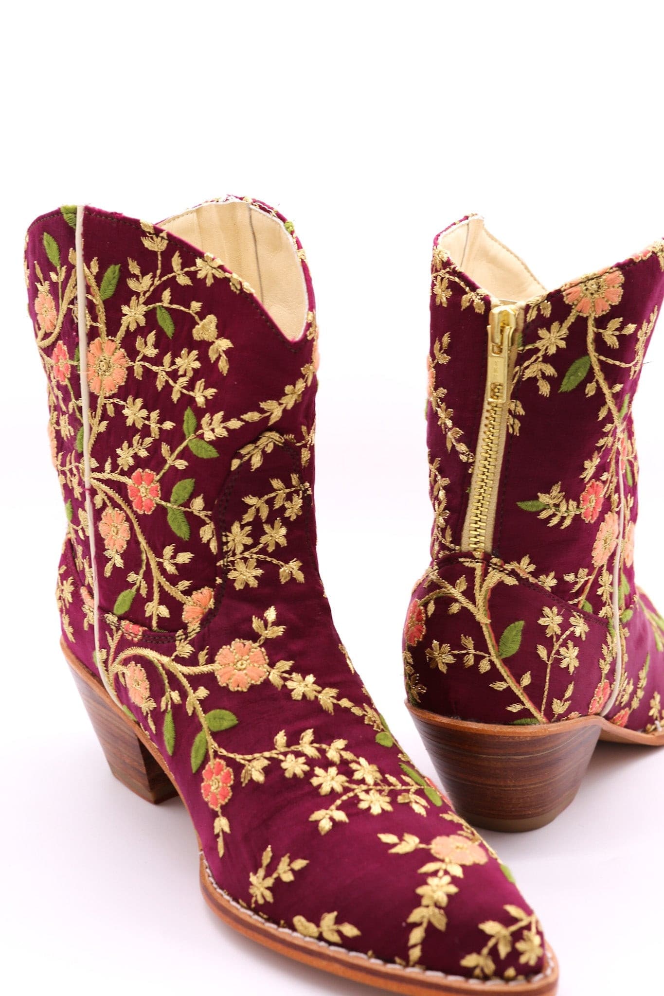 EMBROIDERED BOOTS ELOISE BURGUNDY RED - MOMO STUDIO BERLIN - Berlin Concept Store - sustainable & ethical fashion