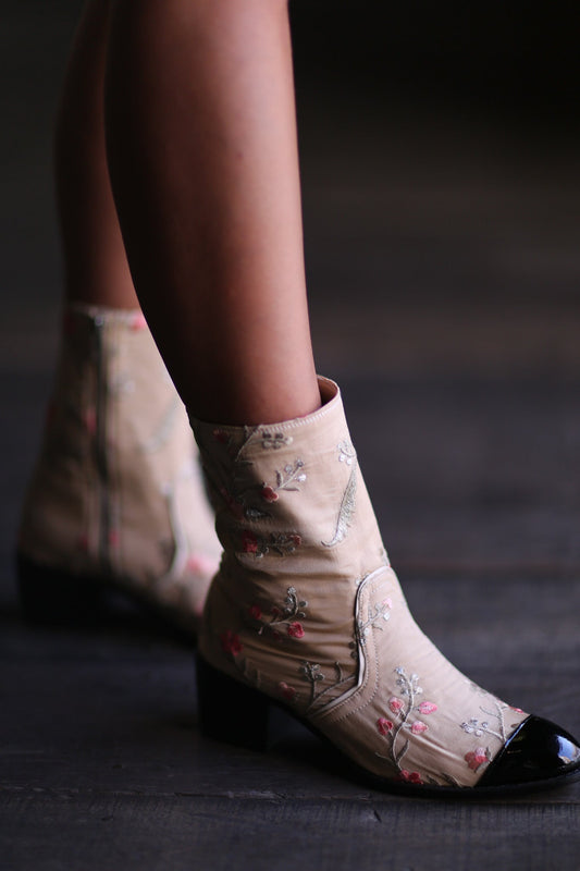 EMBROIDERED BOOTS ESTHER - MOMO STUDIO BERLIN - Berlin Concept Store - sustainable & ethical fashion