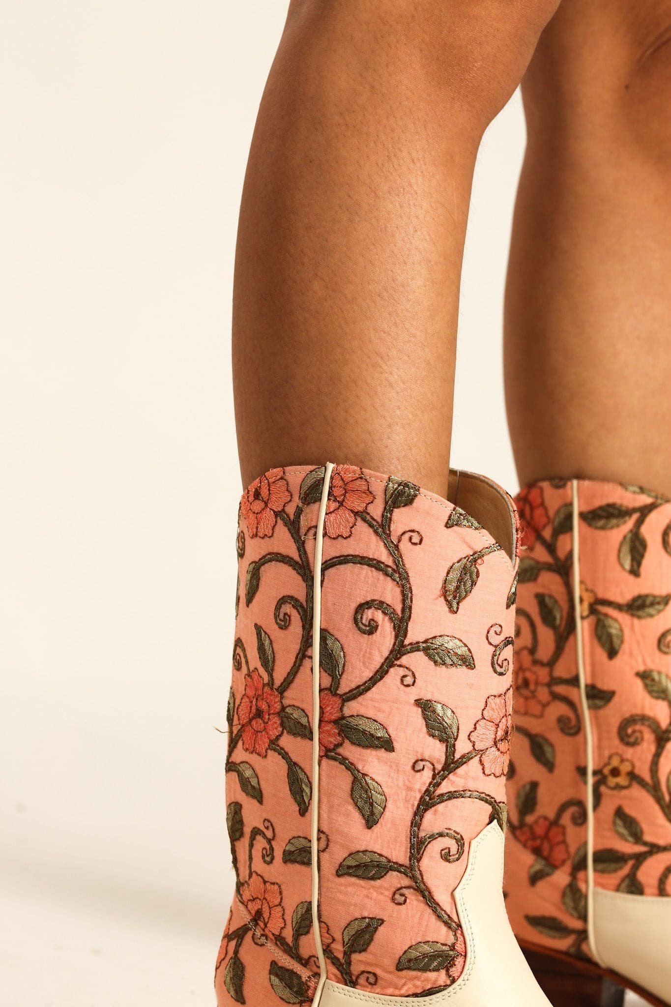 EMBROIDERED BOOTS LOLA - MOMO STUDIO BERLIN - Berlin Concept Store - sustainable & ethical fashion