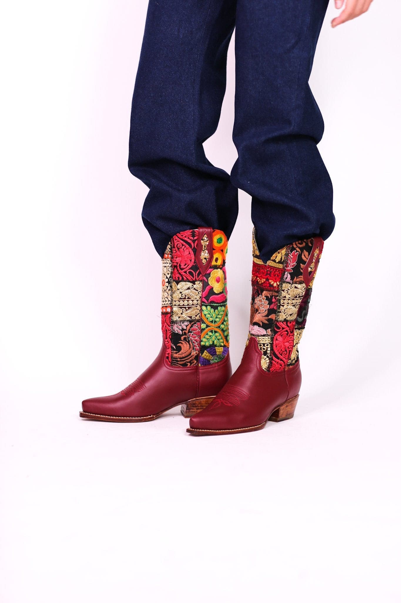 EMBROIDERED BOOTS MARLA (RED) - MOMO STUDIO BERLIN - Berlin Concept Store - sustainable & ethical fashion