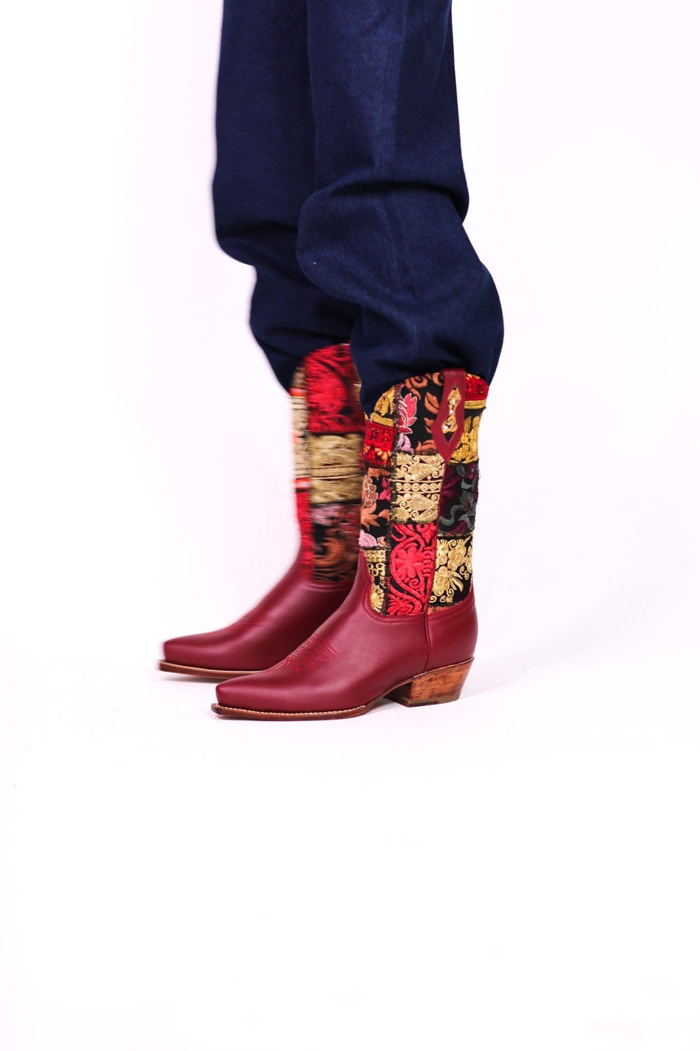 EMBROIDERED BOOTS MARLA (RED) - MOMO STUDIO BERLIN - Berlin Concept Store - sustainable & ethical fashion