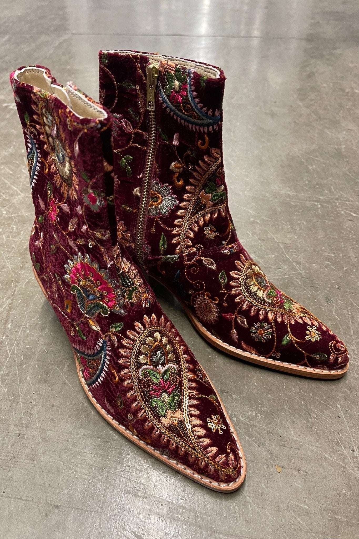 EMBROIDERED BOOTS MELINA - MOMO STUDIO BERLIN - Berlin Concept Store - sustainable & ethical fashion