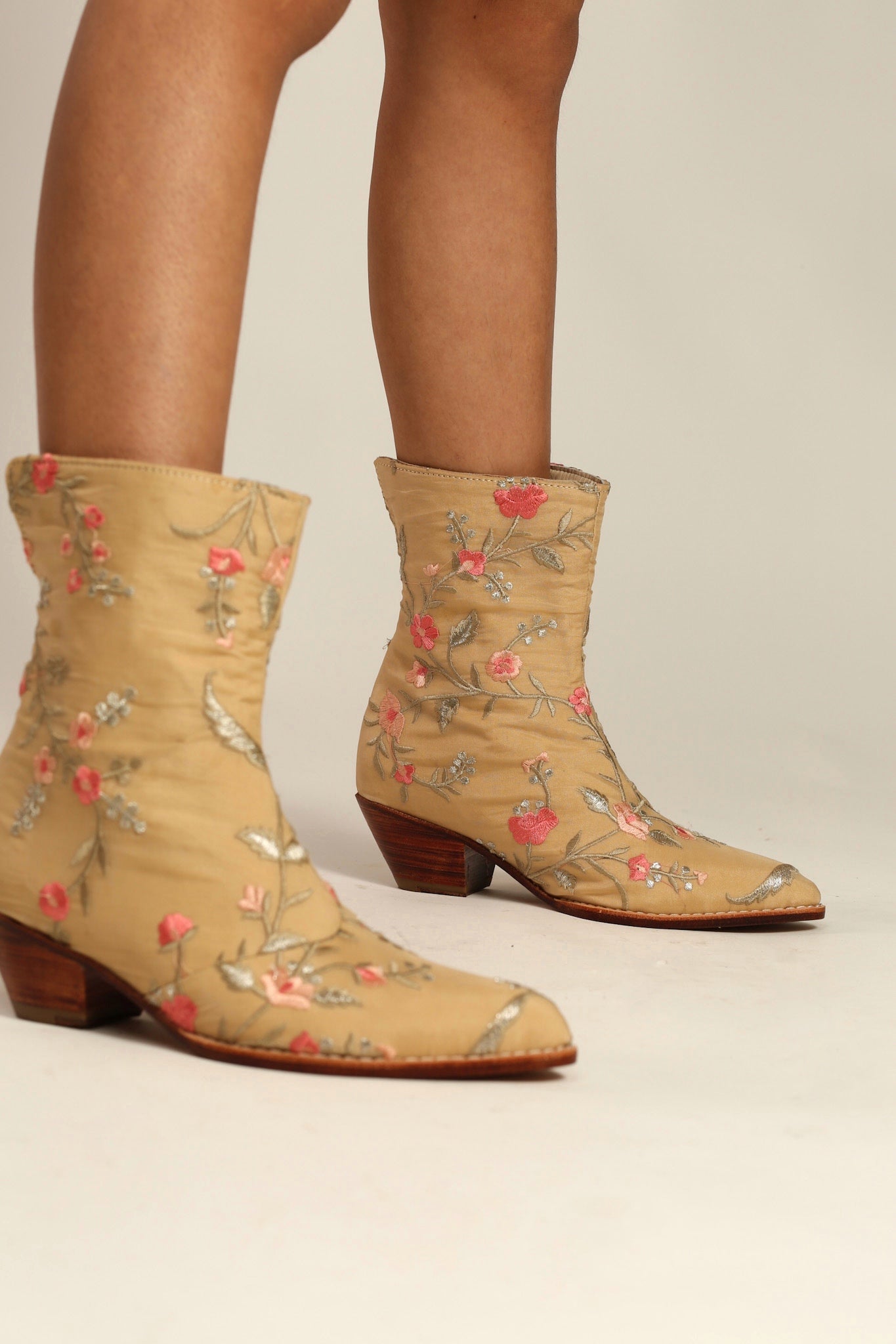 EMBROIDERED BOOTS NAMRATA - MOMO STUDIO BERLIN - Berlin Concept Store - sustainable & ethical fashion