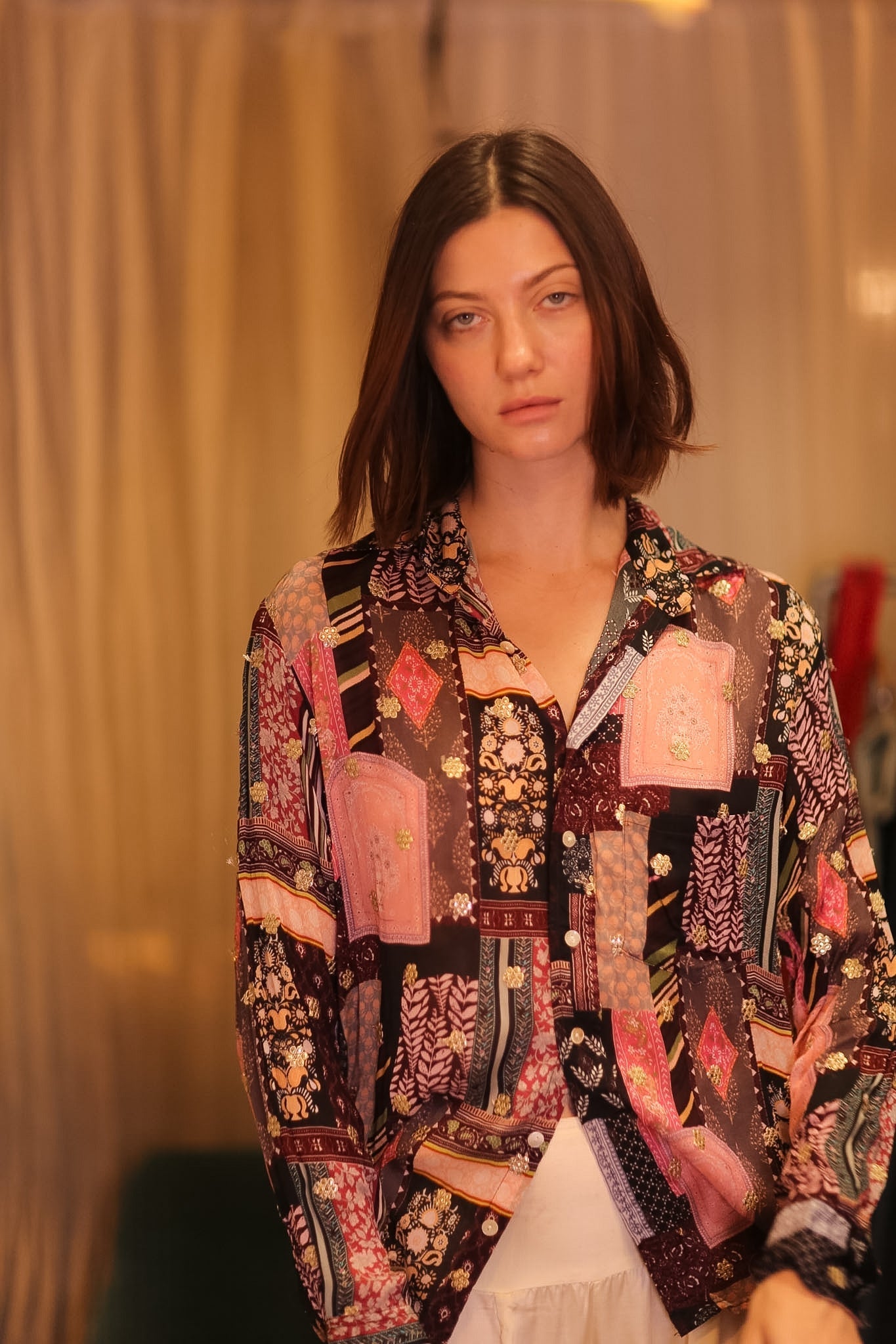 EMBROIDERED BOYFRIEND SHIRT BILLIE HONEY - MOMO STUDIO BERLIN - Berlin Concept Store - sustainable & ethical fashion
