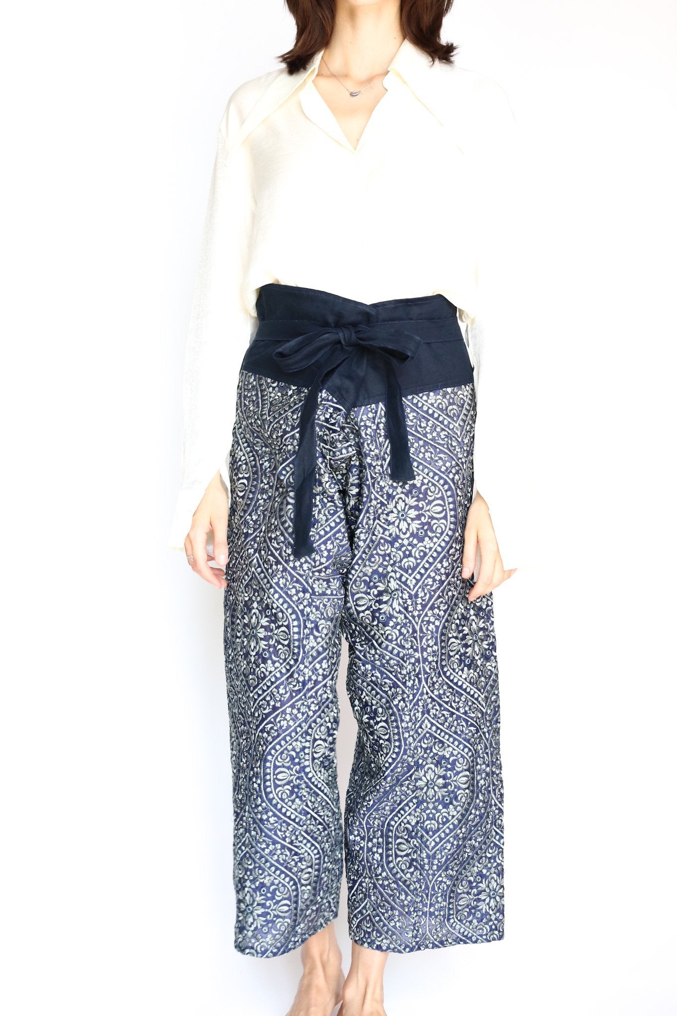 EMBROIDERED CROP FISHERMAN TROUSERS WILAI - MOMO STUDIO BERLIN - Berlin Concept Store - sustainable & ethical fashion