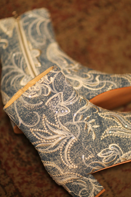 EMBROIDERED DENIM BOOTS KLINTRA - MOMO STUDIO BERLIN - Berlin Concept Store - sustainable & ethical fashion