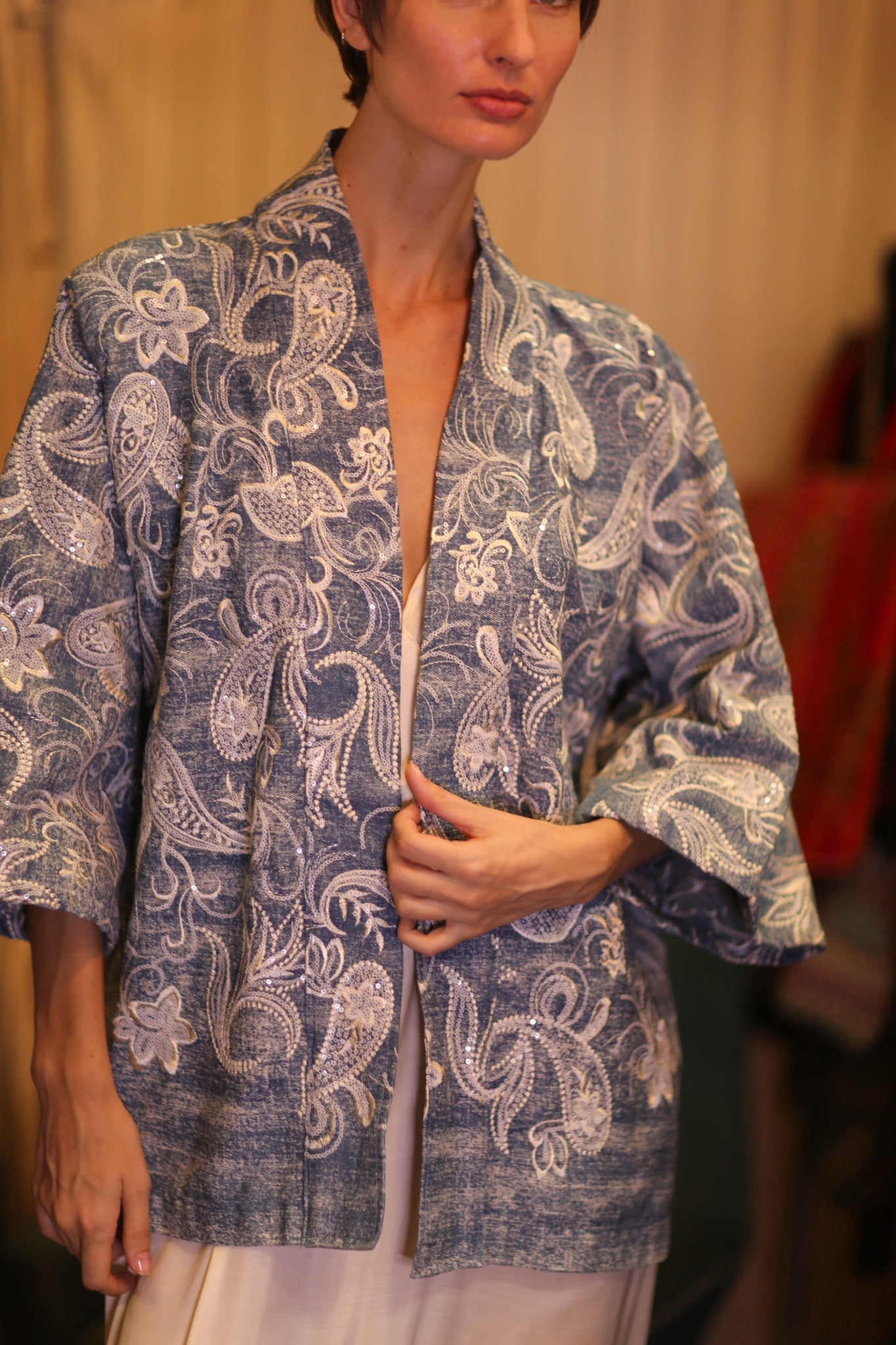 EMBROIDERED DENIM SHORT KIMONO LIPAS - MOMO STUDIO BERLIN - Berlin Concept Store - sustainable & ethical fashion