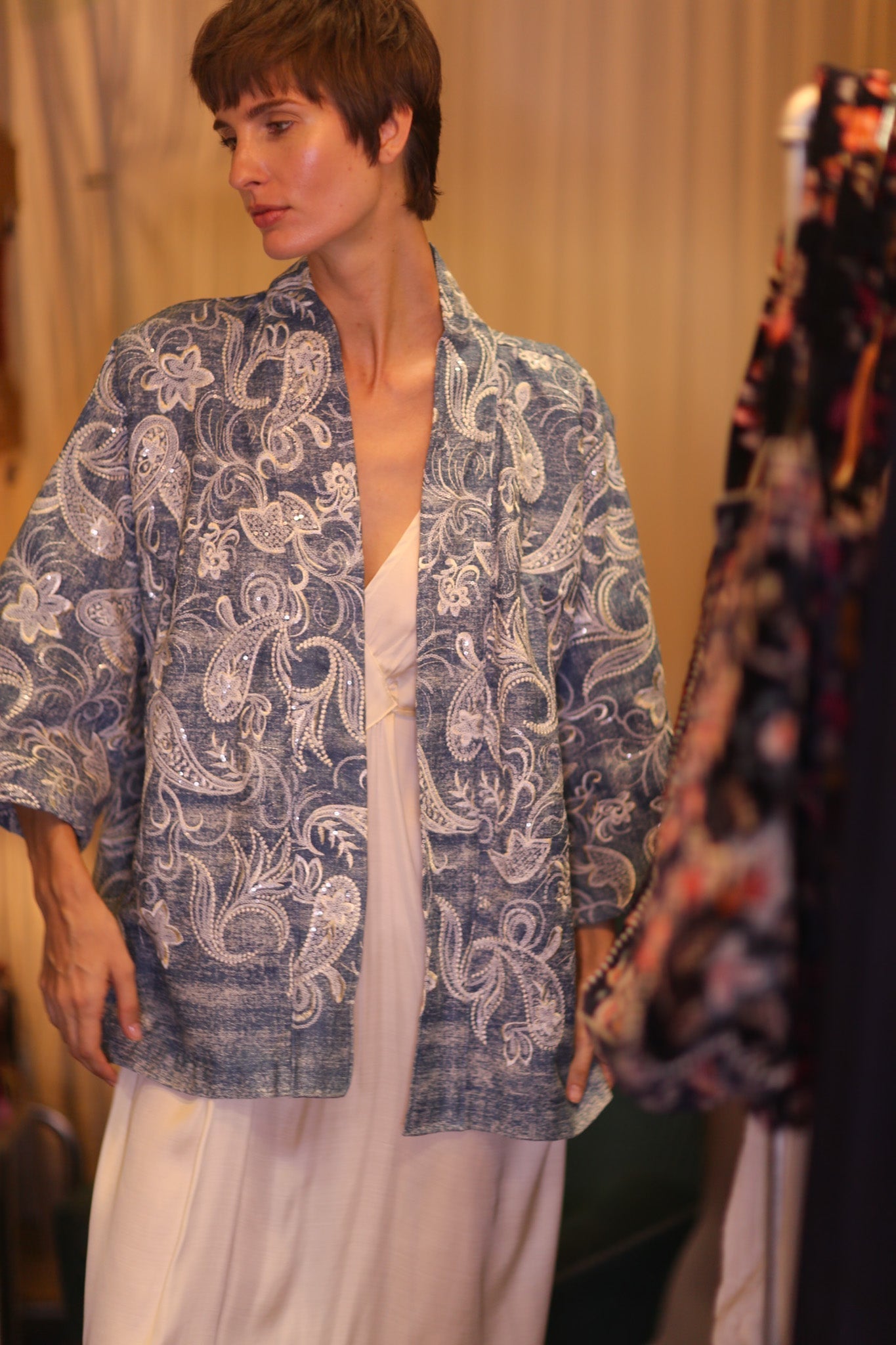 EMBROIDERED DENIM SHORT KIMONO LIPAS - MOMO STUDIO BERLIN - Berlin Concept Store - sustainable & ethical fashion