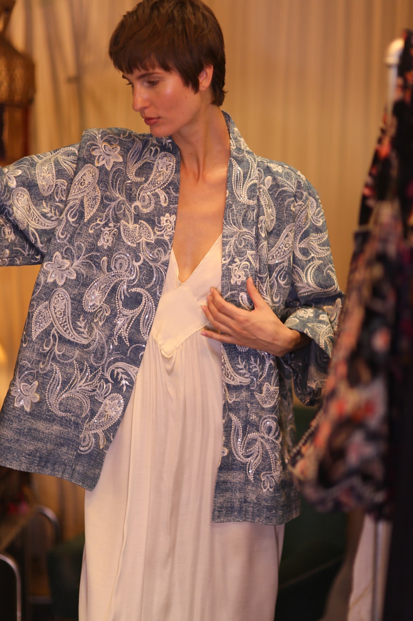 EMBROIDERED DENIM SHORT KIMONO LIPAS - MOMO STUDIO BERLIN - Berlin Concept Store - sustainable & ethical fashion