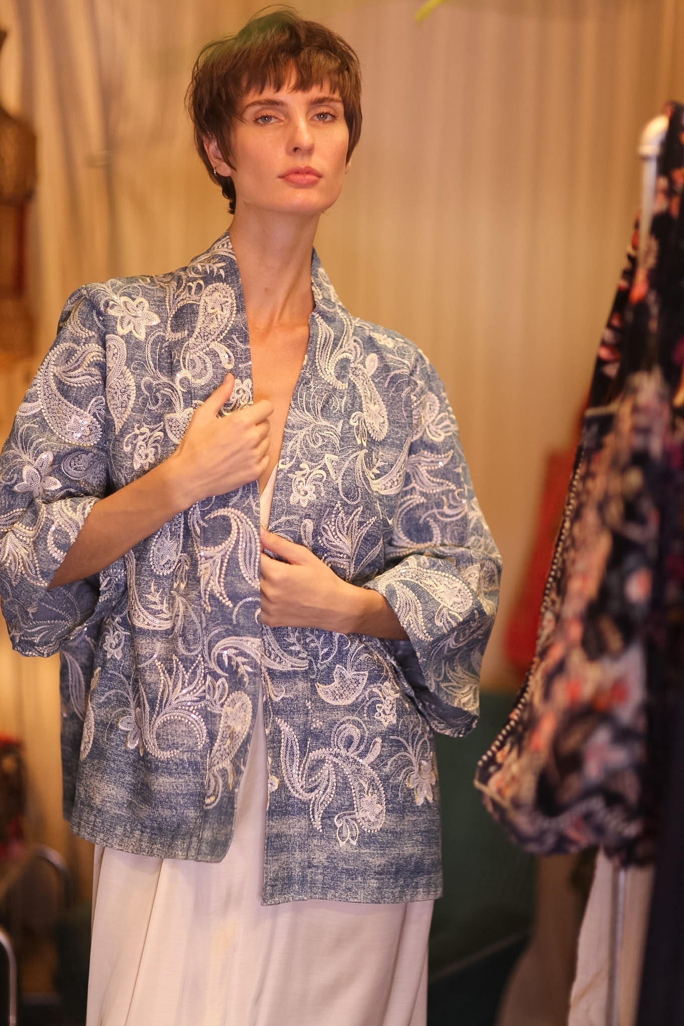 EMBROIDERED DENIM SHORT KIMONO LIPAS - MOMO STUDIO BERLIN - Berlin Concept Store - sustainable & ethical fashion