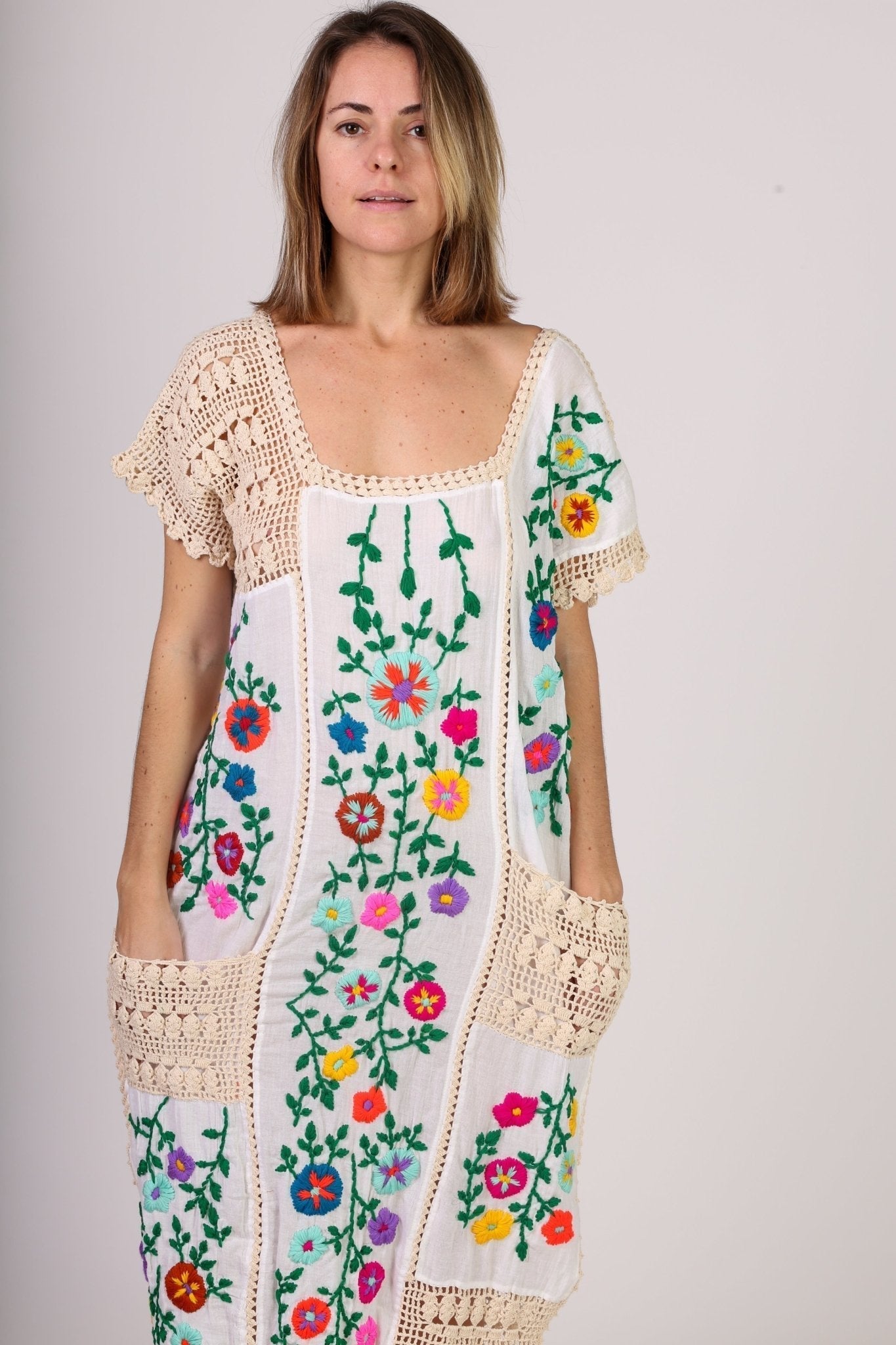 EMBROIDERED DRESS ISABELLE - MOMO STUDIO BERLIN - Berlin Concept Store - sustainable & ethical fashion