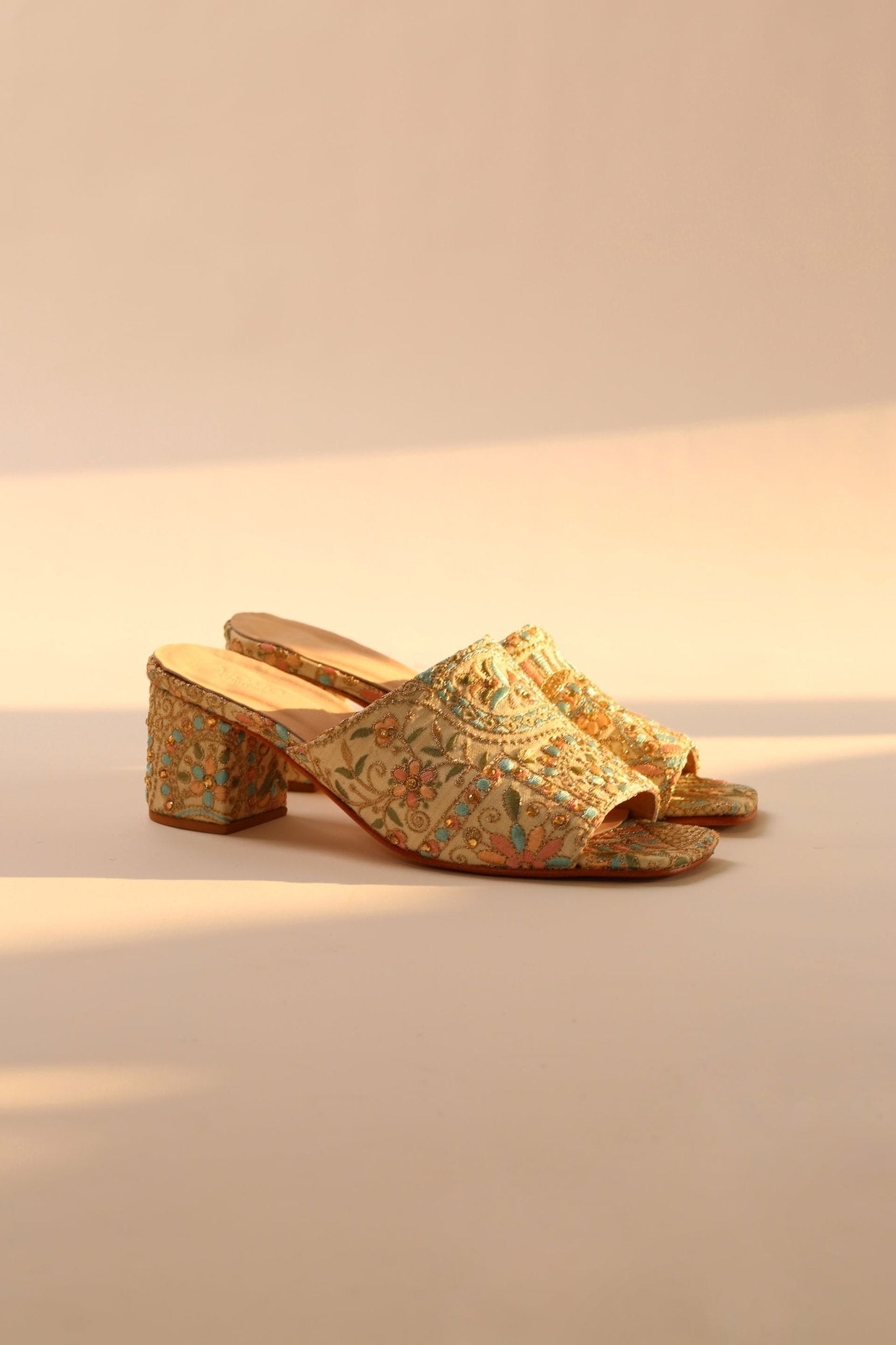 EMBROIDERED FLOWER SILK MULES MILTONA - MOMO STUDIO BERLIN - Berlin Concept Store - sustainable & ethical fashion