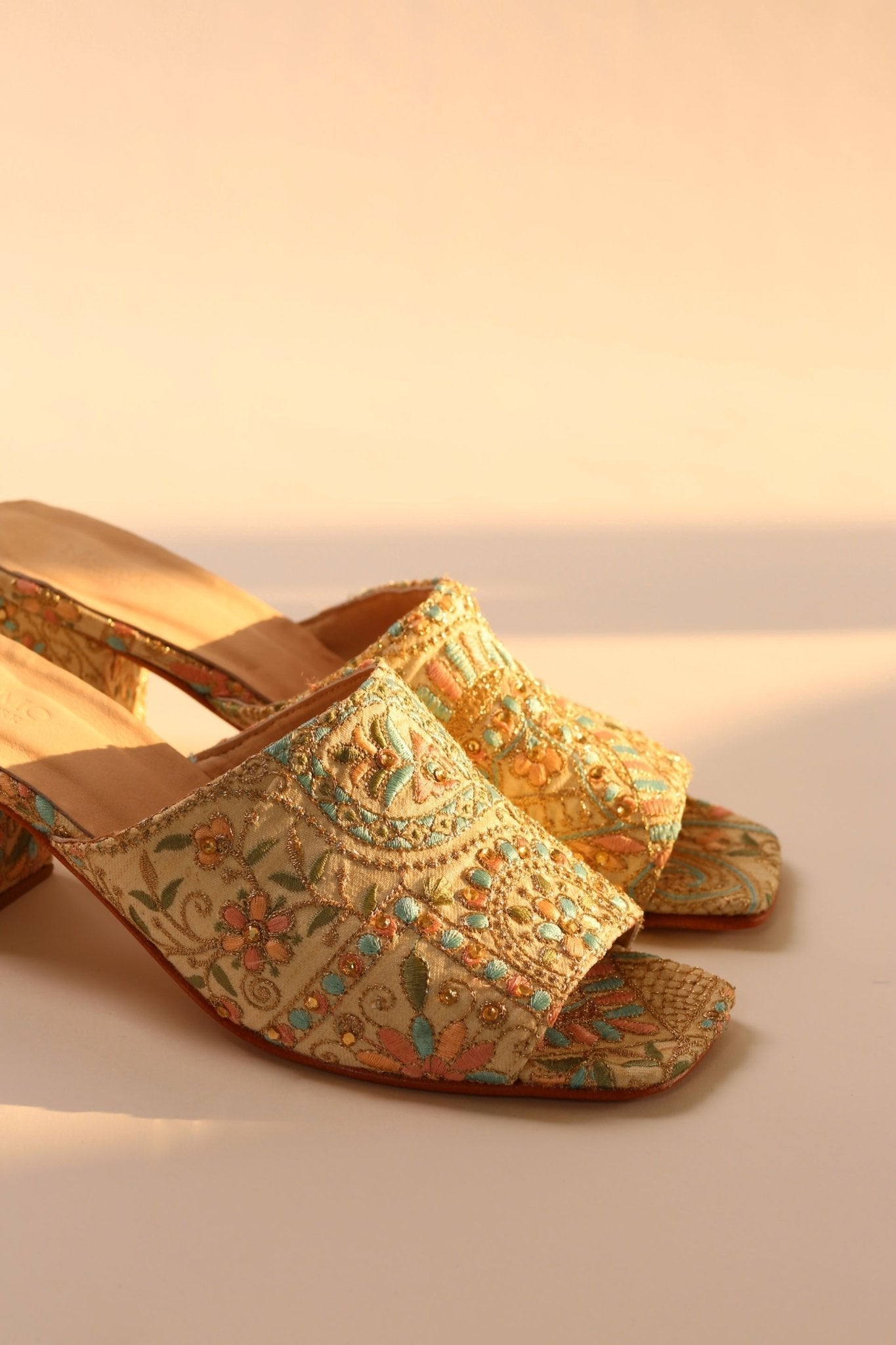 EMBROIDERED FLOWER SILK MULES MILTONA - MOMO STUDIO BERLIN - Berlin Concept Store - sustainable & ethical fashion