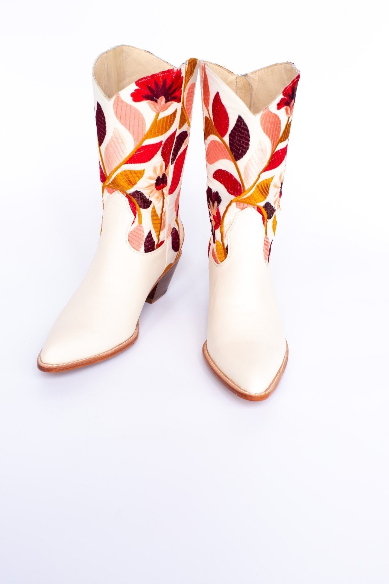 EMBROIDERED FLOWER WESTERN BOOTS X ANTHROPOLOGIE - MOMO STUDIO BERLIN - Berlin Concept Store - sustainable & ethical fashion