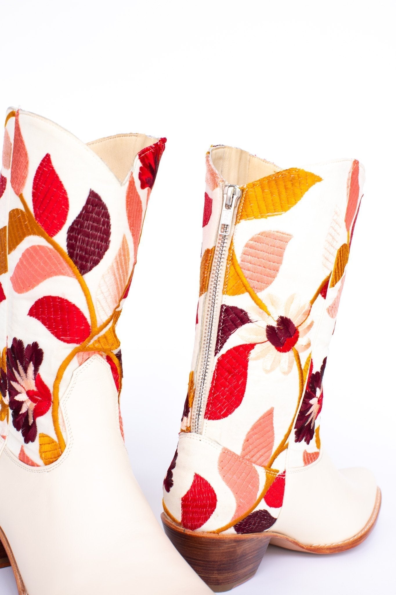 EMBROIDERED FLOWER WESTERN BOOTS X ANTHROPOLOGIE - MOMO STUDIO BERLIN - Berlin Concept Store - sustainable & ethical fashion