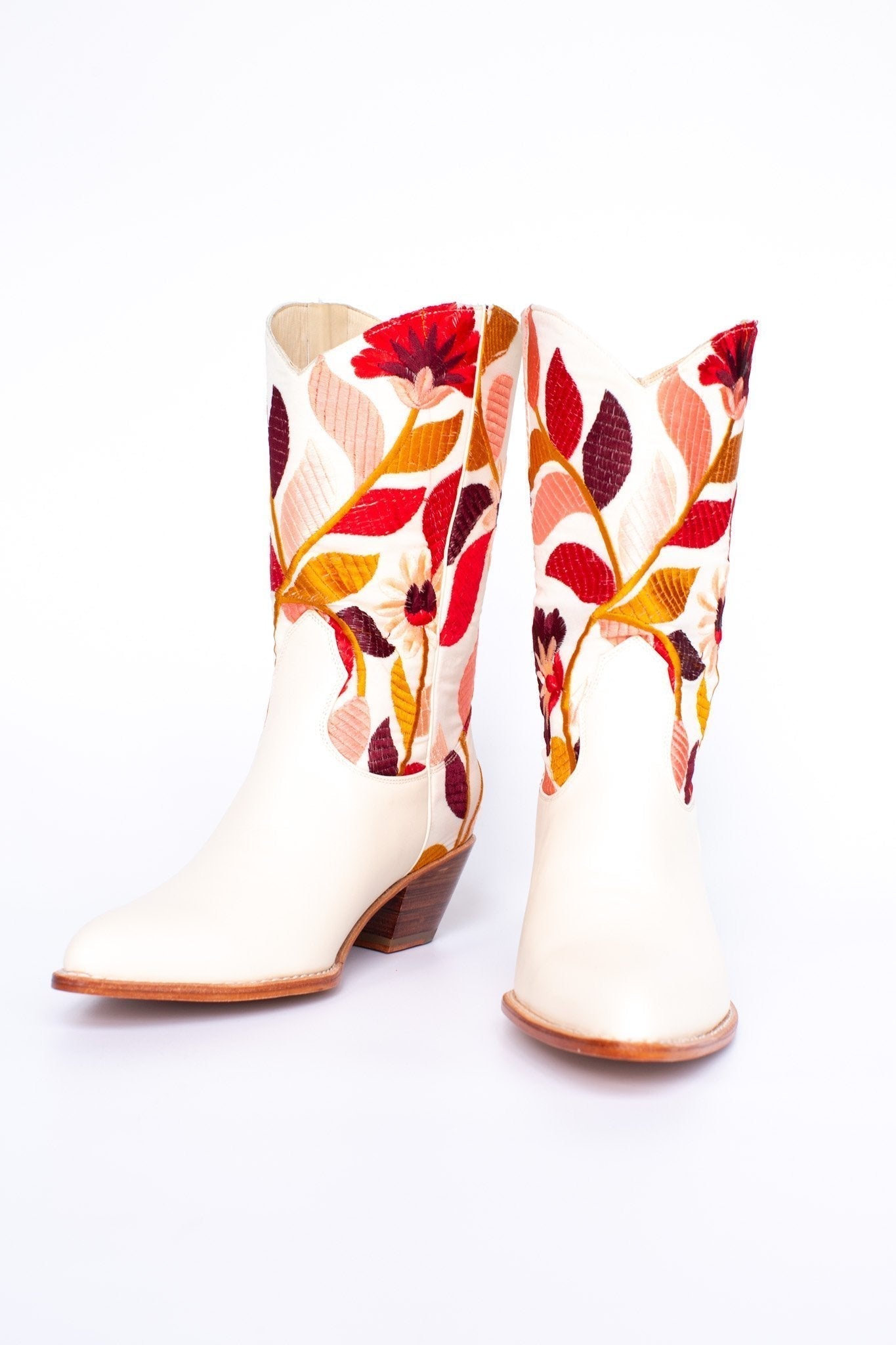 EMBROIDERED FLOWER WESTERN BOOTS X ANTHROPOLOGIE - MOMO STUDIO BERLIN - Berlin Concept Store - sustainable & ethical fashion