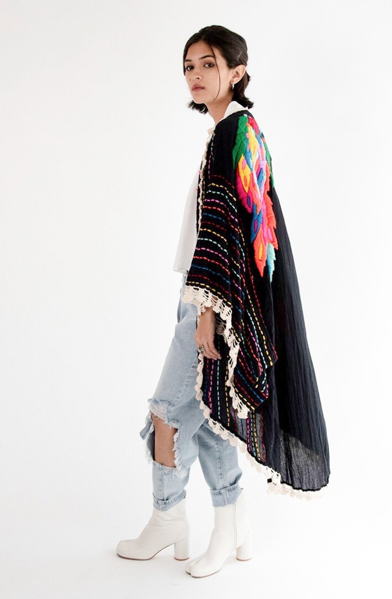 EMBROIDERED KAFTAN KIMONO BILA - MOMO STUDIO BERLIN - Berlin Concept Store - sustainable & ethical fashion