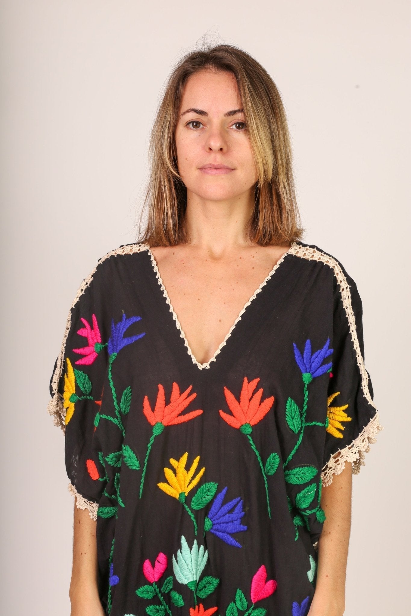 EMBROIDERED KAFTAN LOREYS - MOMO STUDIO BERLIN - Berlin Concept Store - sustainable & ethical fashion