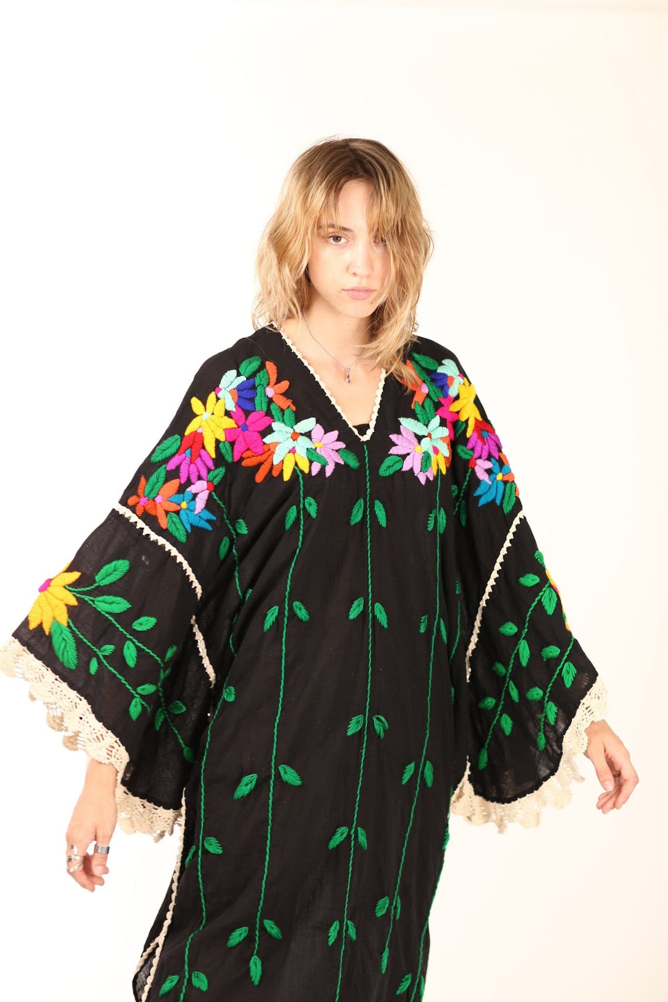 EMBROIDERED KAFTAN NATALIE - MOMO STUDIO BERLIN - Berlin Concept Store - sustainable & ethical fashion