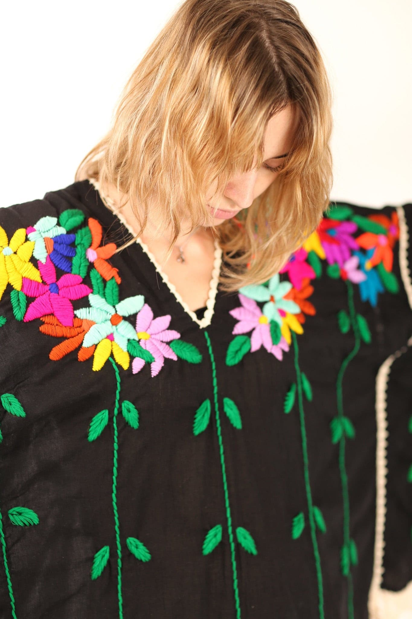 EMBROIDERED KAFTAN NATALIE - MOMO STUDIO BERLIN - Berlin Concept Store - sustainable & ethical fashion