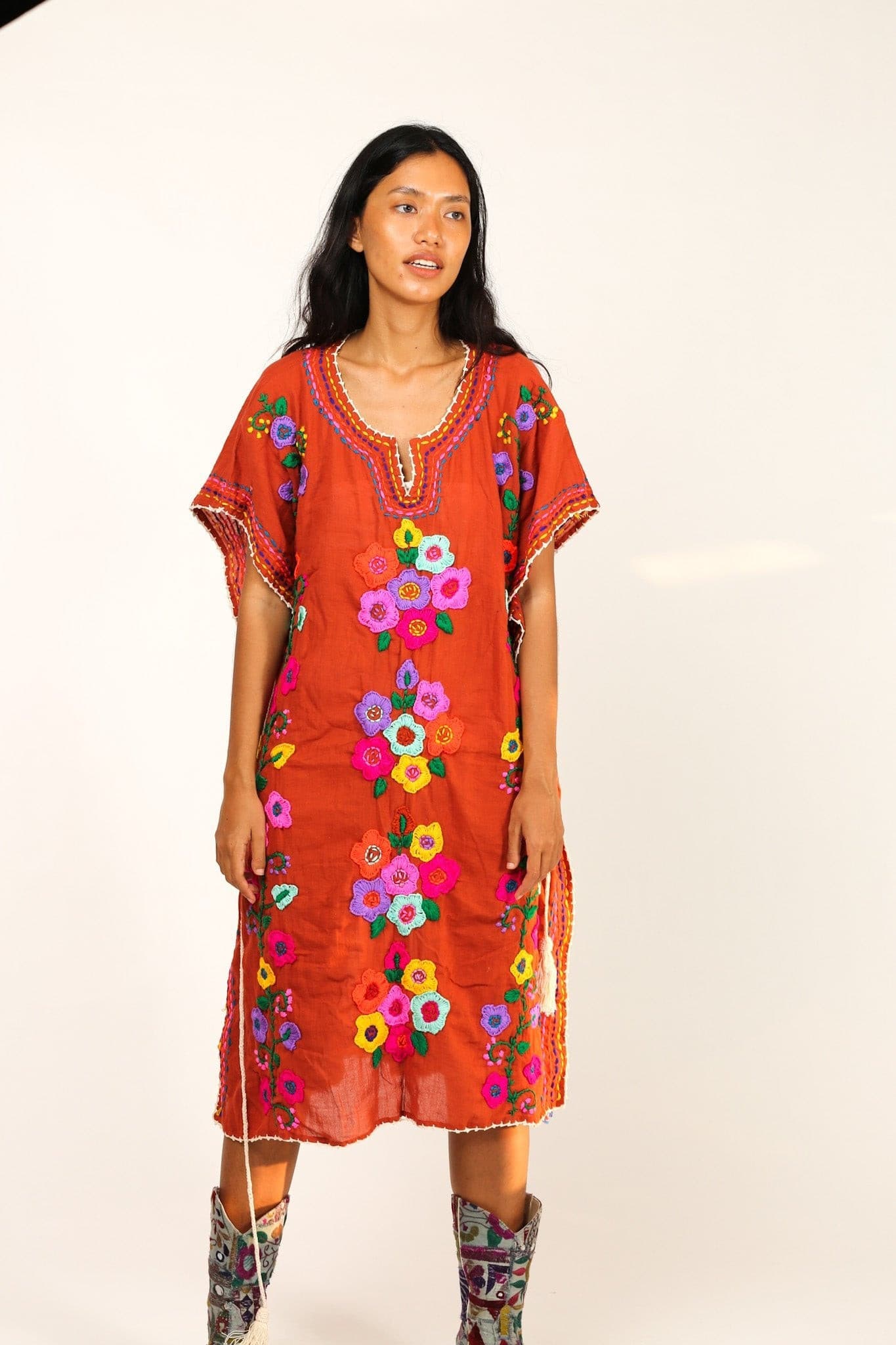 EMBROIDERED KAFTAN PHOEBE - MOMO STUDIO BERLIN - Berlin Concept Store - sustainable & ethical fashion