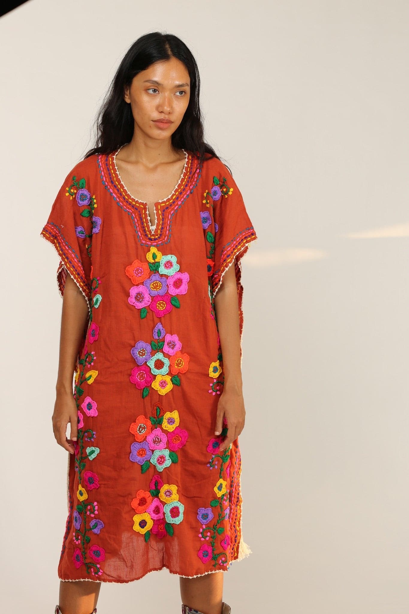 EMBROIDERED KAFTAN PHOEBE - MOMO STUDIO BERLIN - Berlin Concept Store - sustainable & ethical fashion