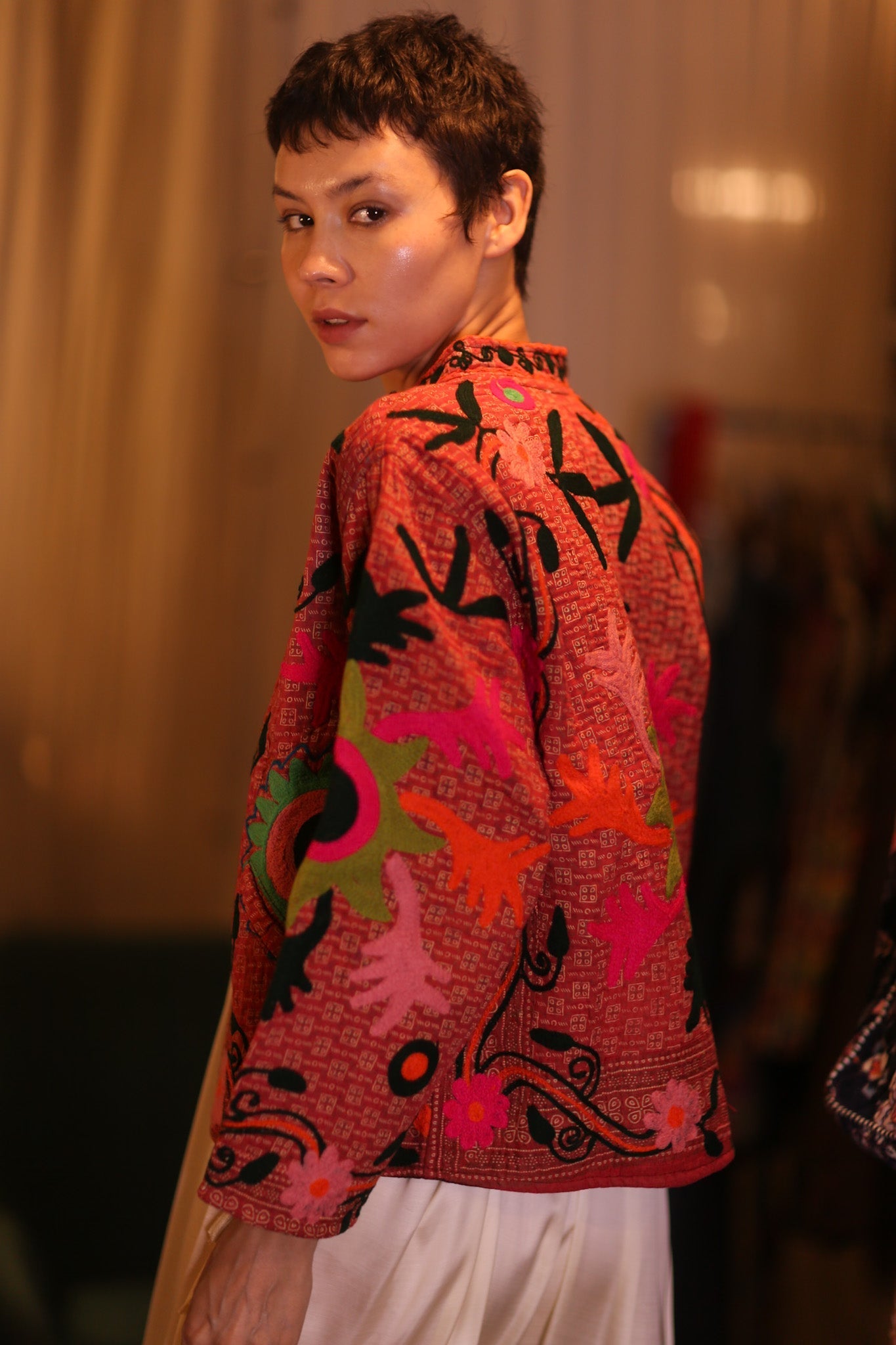 EMBROIDERED KANTHA SHORT COAT INGRIDI NARKI - MOMO STUDIO BERLIN - Berlin Concept Store - sustainable & ethical fashion