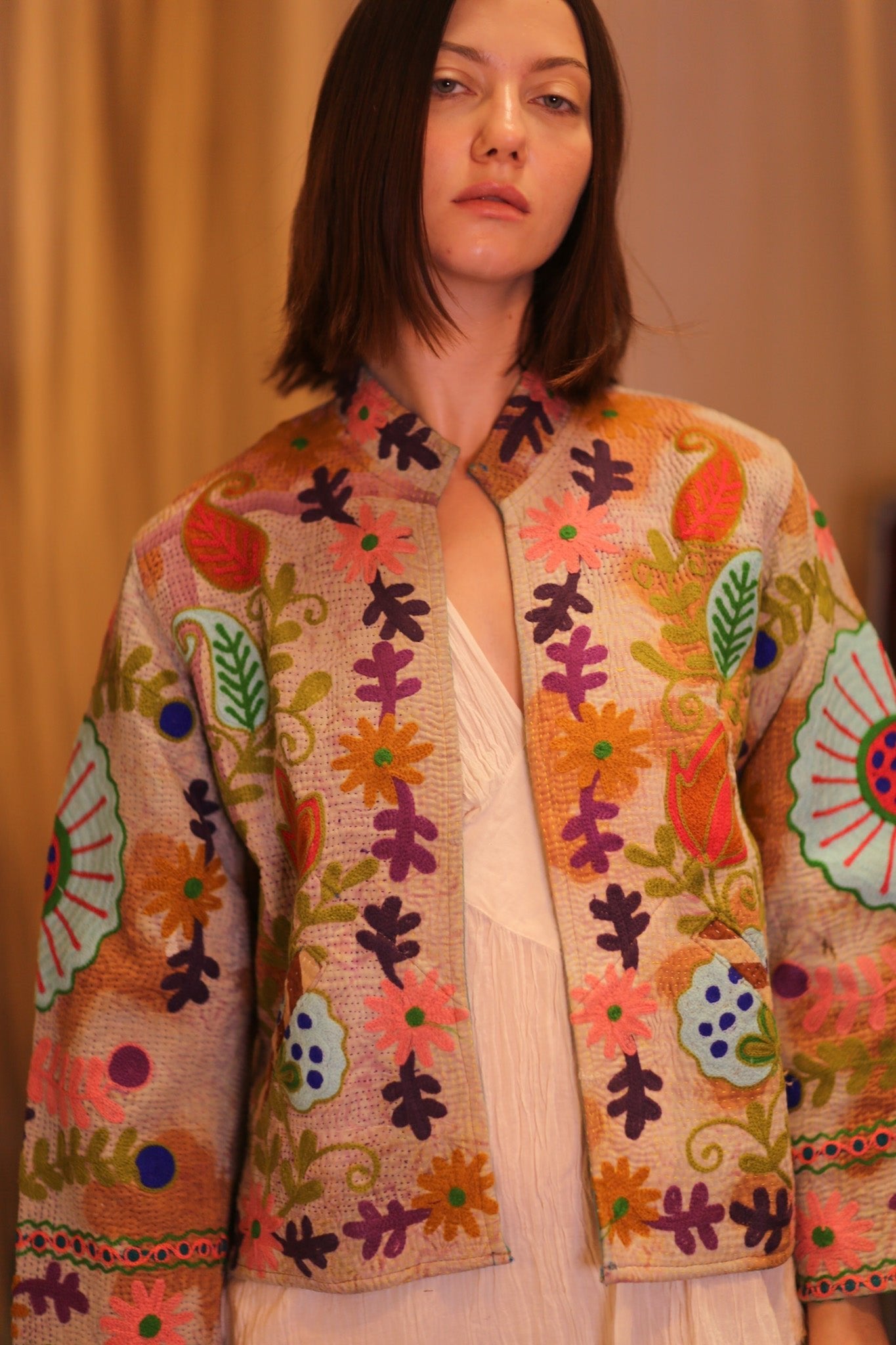 EMBROIDERED KANTHA SHORT JACKET INGRID KYARPAN - MOMO STUDIO BERLIN - Berlin Concept Store - sustainable & ethical fashion