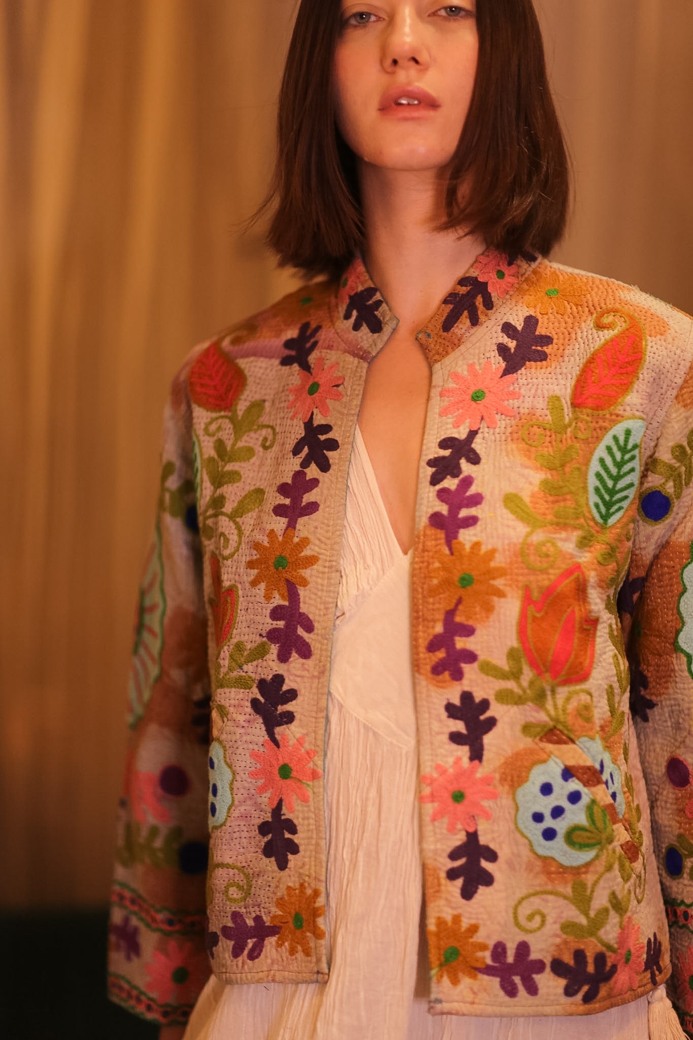 EMBROIDERED KANTHA SHORT JACKET INGRID KYARPAN - MOMO STUDIO BERLIN - Berlin Concept Store - sustainable & ethical fashion