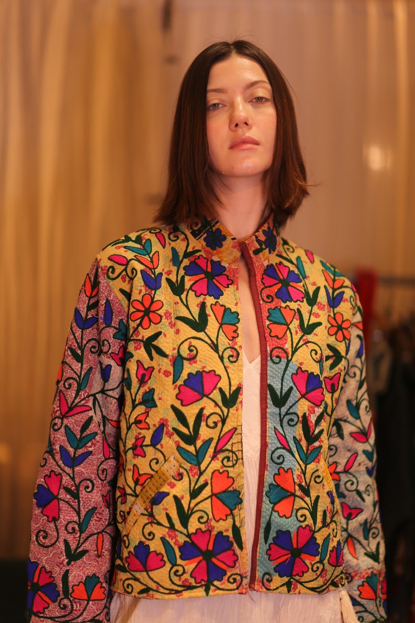 EMBROIDERED KANTHA SHORTJACKET INGRID PAUNGPE - MOMO STUDIO BERLIN - Berlin Concept Store - sustainable & ethical fashion