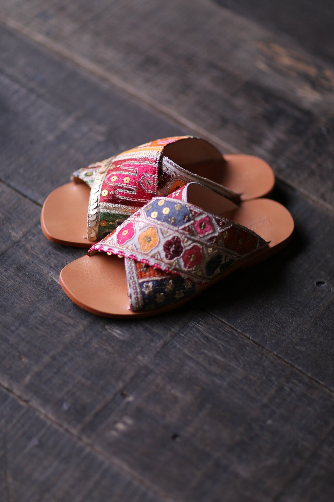 EMBROIDERED LEATHER SLIP ON SANDALS TRIBECA - MOMO STUDIO BERLIN - Berlin Concept Store - sustainable & ethical fashion