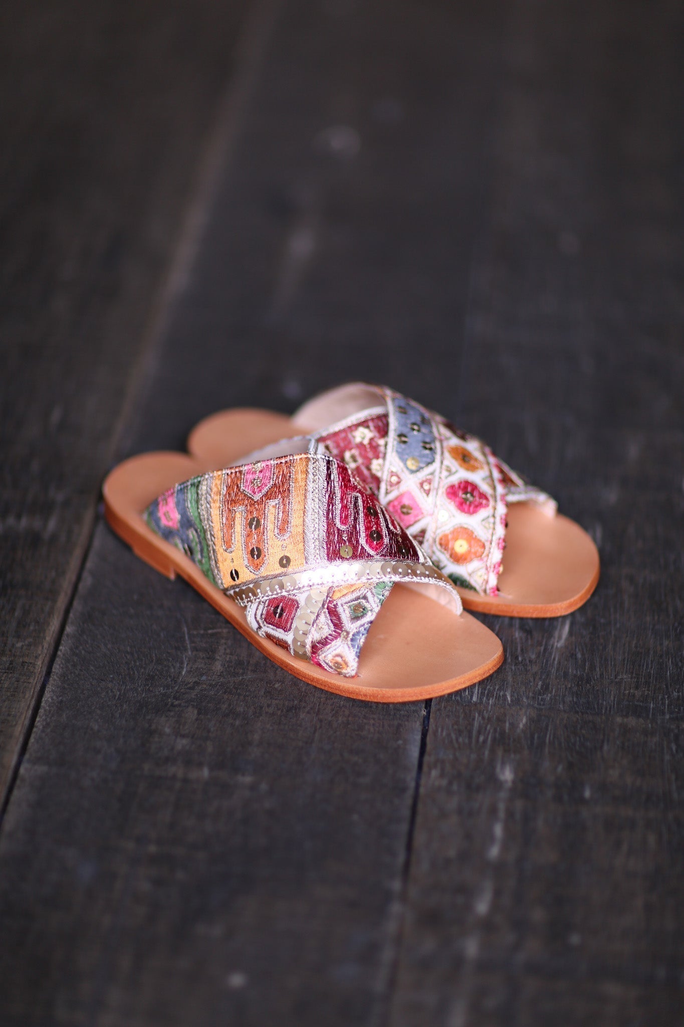 EMBROIDERED LEATHER SLIP ON SANDALS TRIBECA - MOMO STUDIO BERLIN - Berlin Concept Store - sustainable & ethical fashion