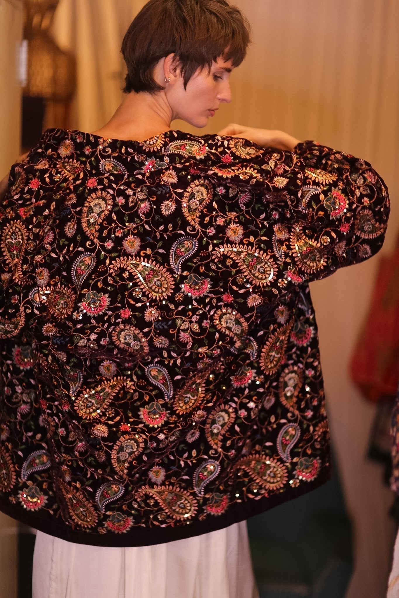 EMBROIDERED PAISLEY VELVET SHORT KIMONO THITKHET - MOMO STUDIO BERLIN - Berlin Concept Store - sustainable & ethical fashion