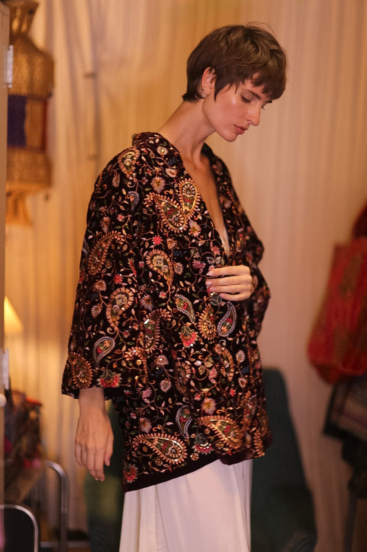 EMBROIDERED PAISLEY VELVET SHORT KIMONO THITKHET - MOMO STUDIO BERLIN - Berlin Concept Store - sustainable & ethical fashion